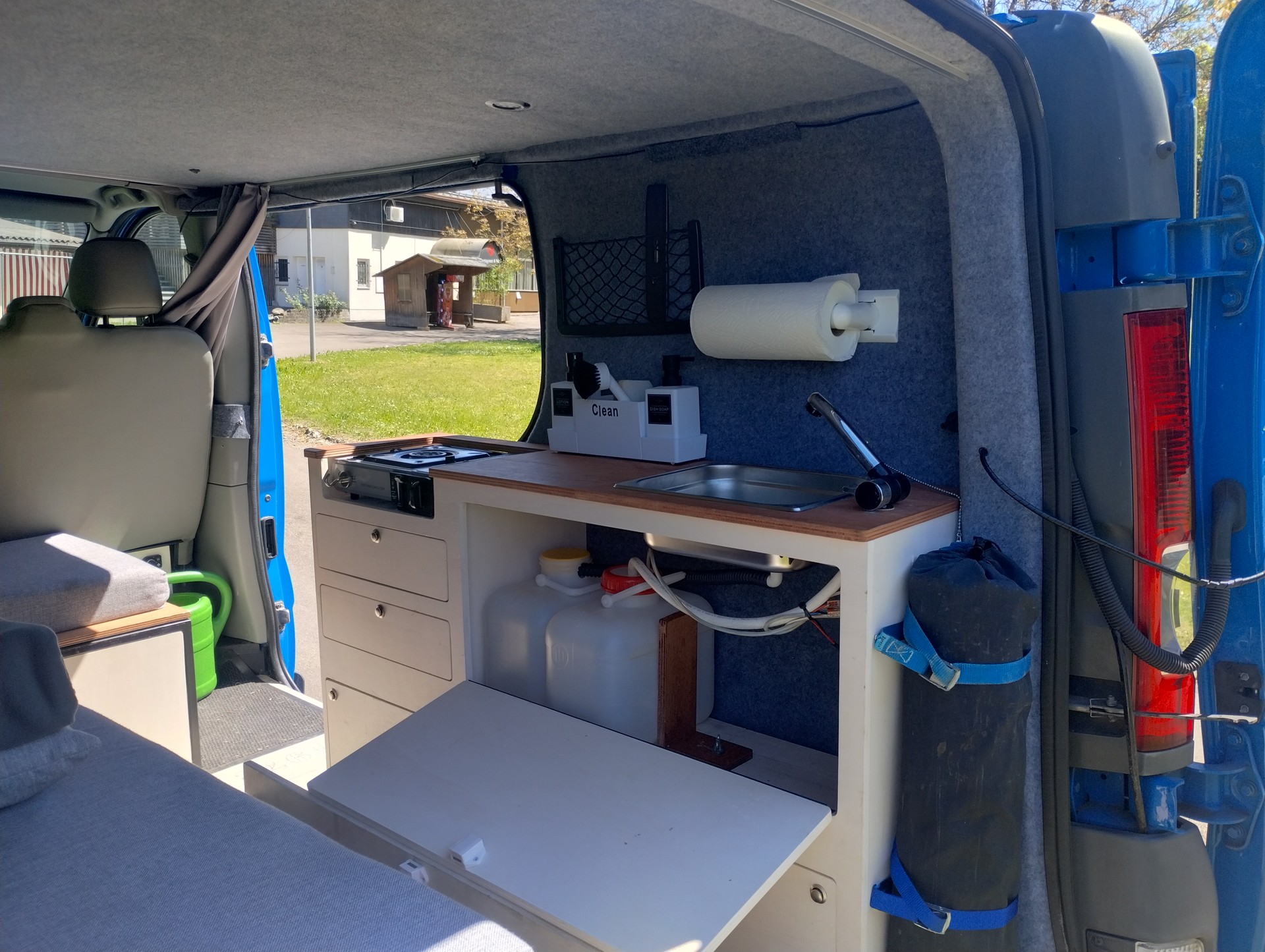 OPEL VIVARO-image-2