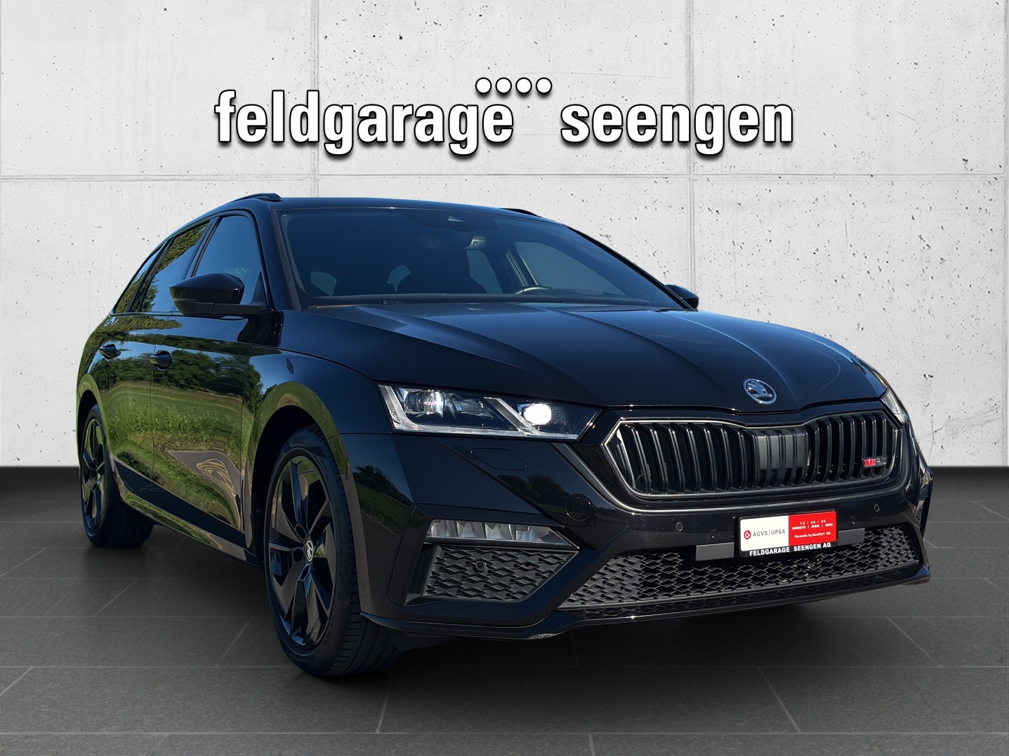 SKODA Octavia Combi 2.0 TDI DSG RS 4x4 mit AHK Vorbereitung, Head-Up Display & elektr. Heckklappe-showroom-element-2