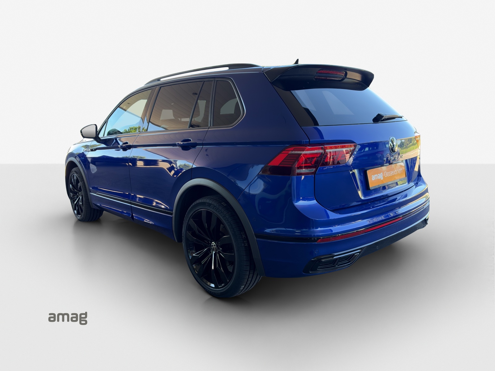 VW Tiguan 2.0TSI R-Line 4Motion DSG-showroom-element-2