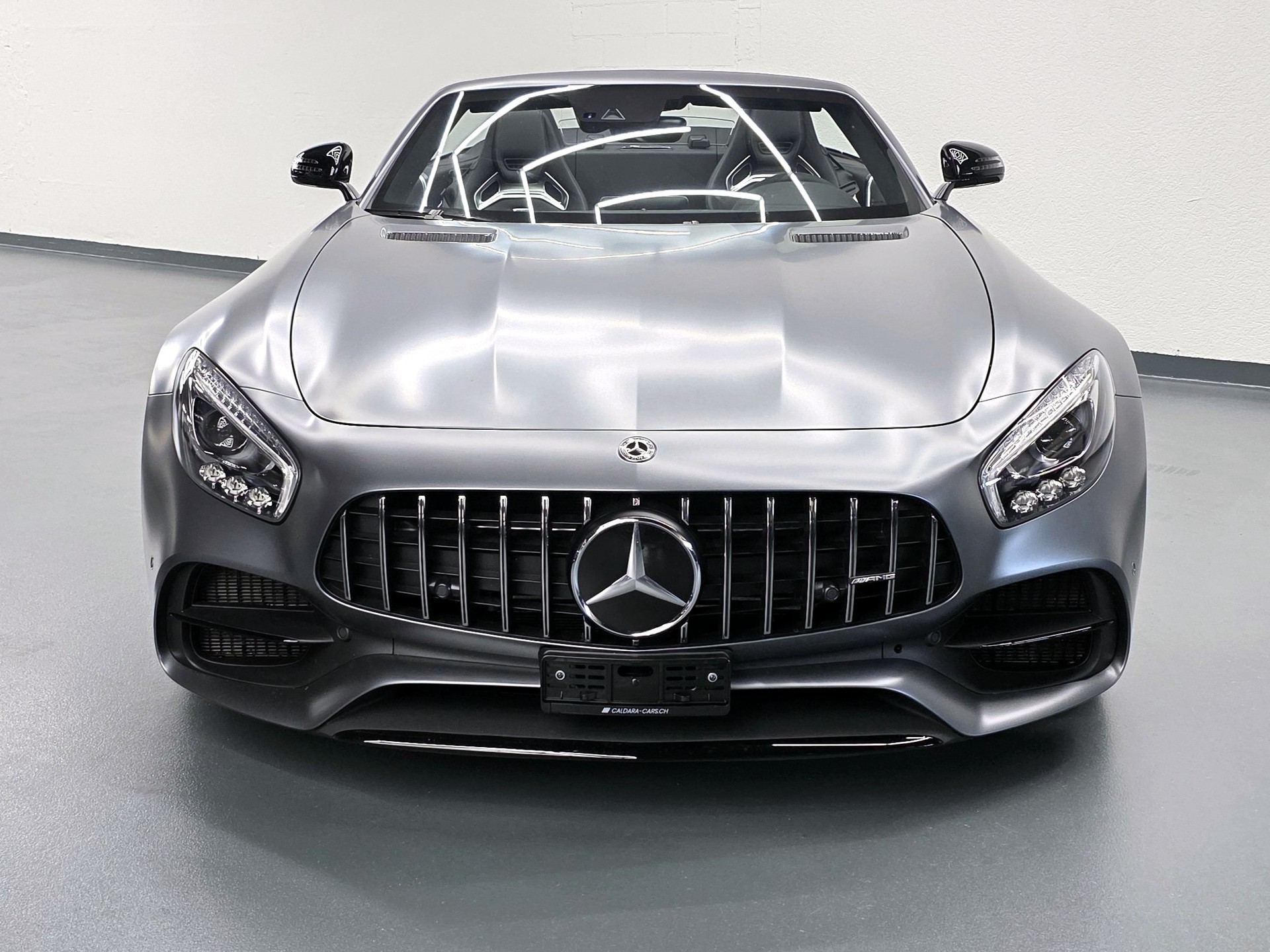 MERCEDES-BENZ AMG GT C Roadster-showroom-element-3