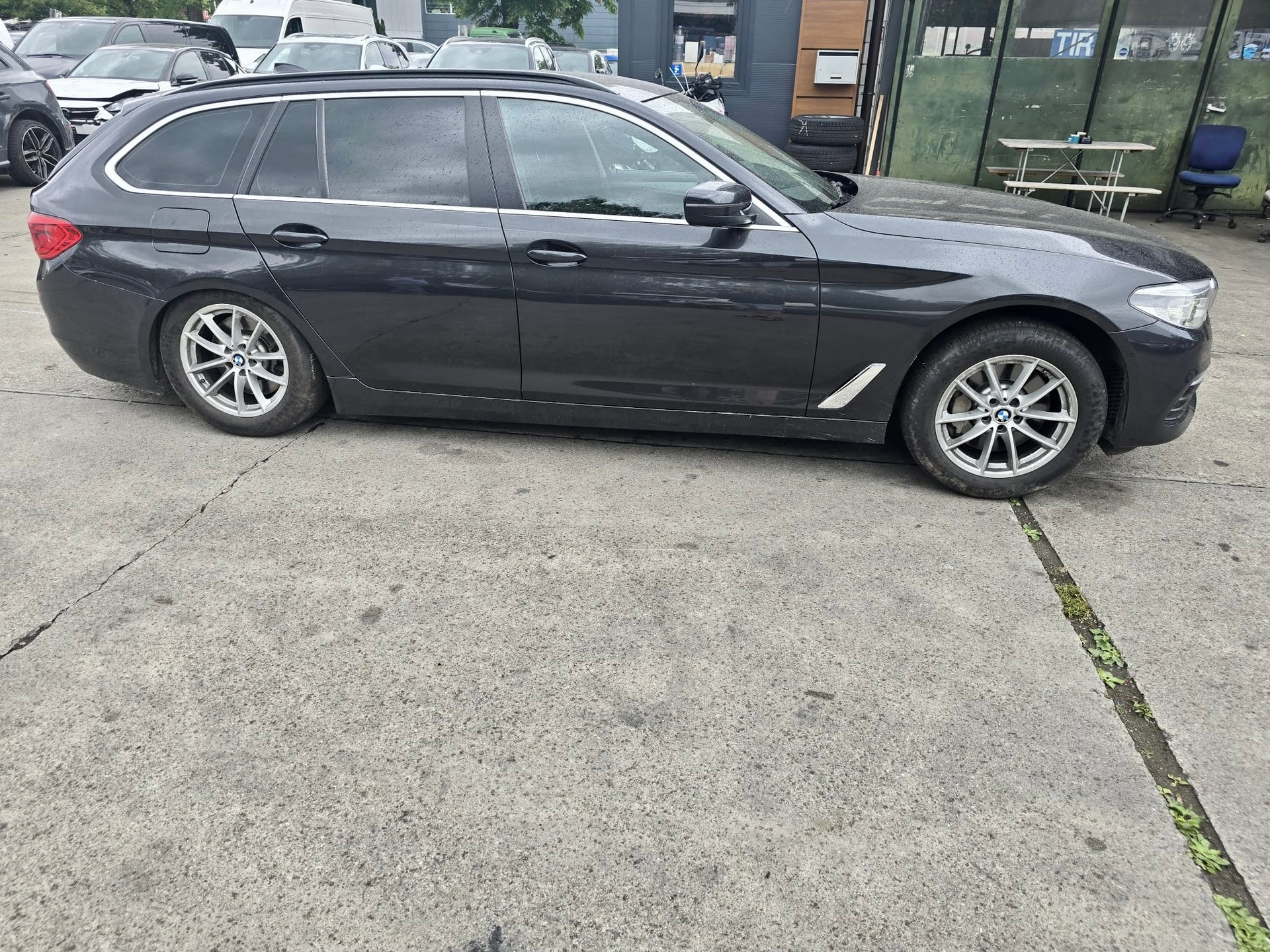 BMW 530d xDrive Touring Steptronic-image-2
