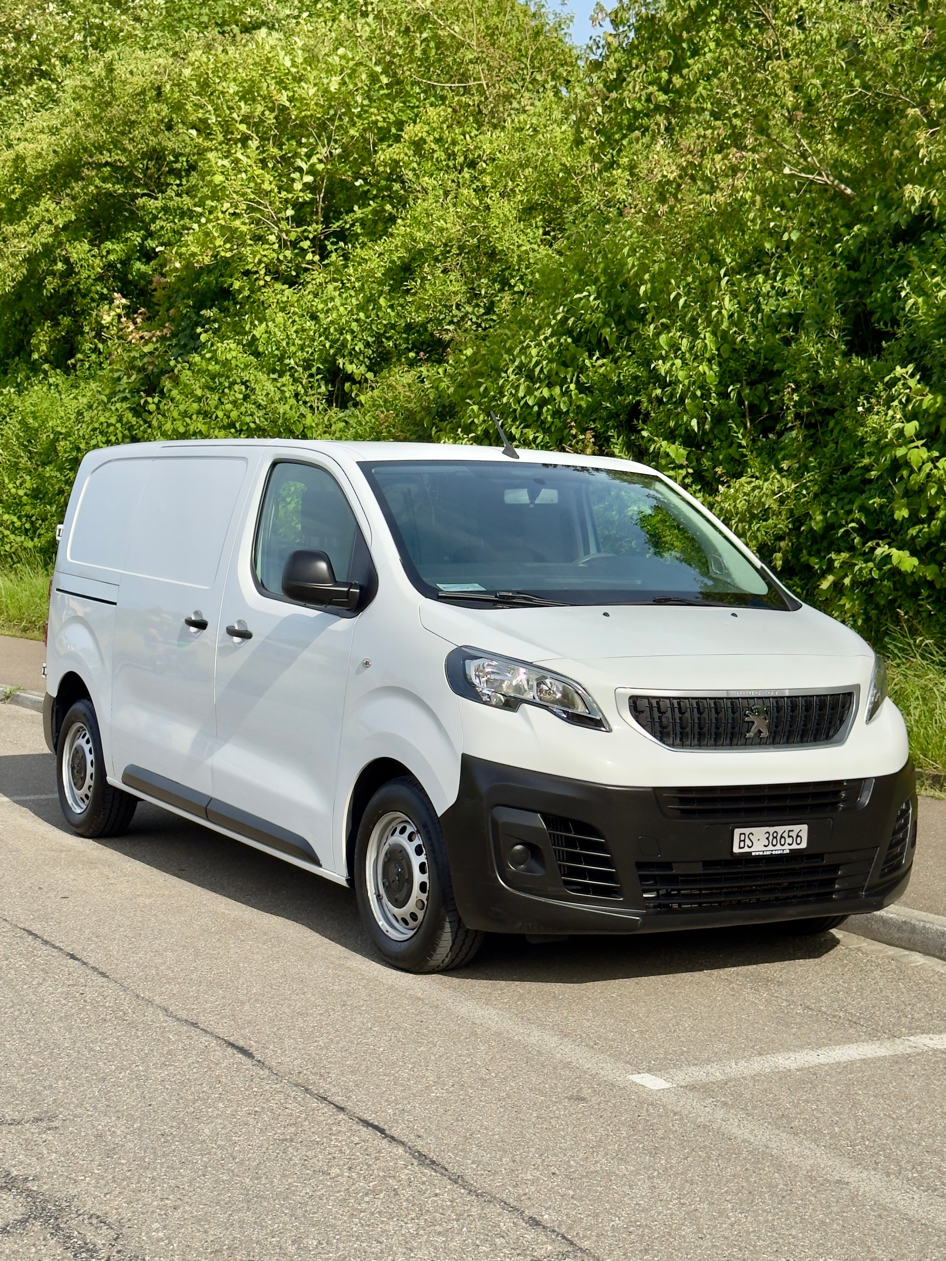 PEUGEOT 2.0 BlueHDi 120 Active-image-0