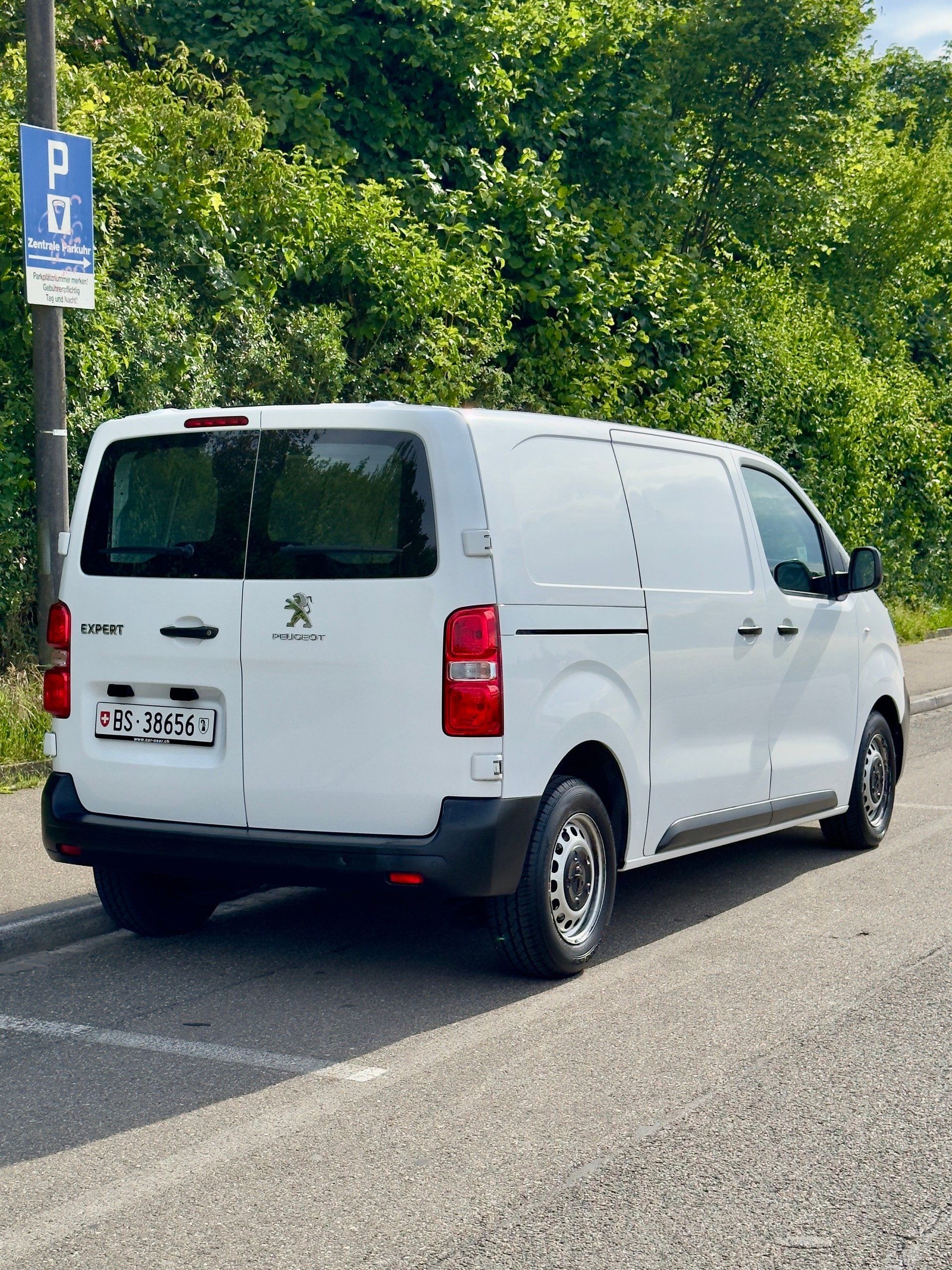PEUGEOT 2.0 BlueHDi 120 Active-image-2