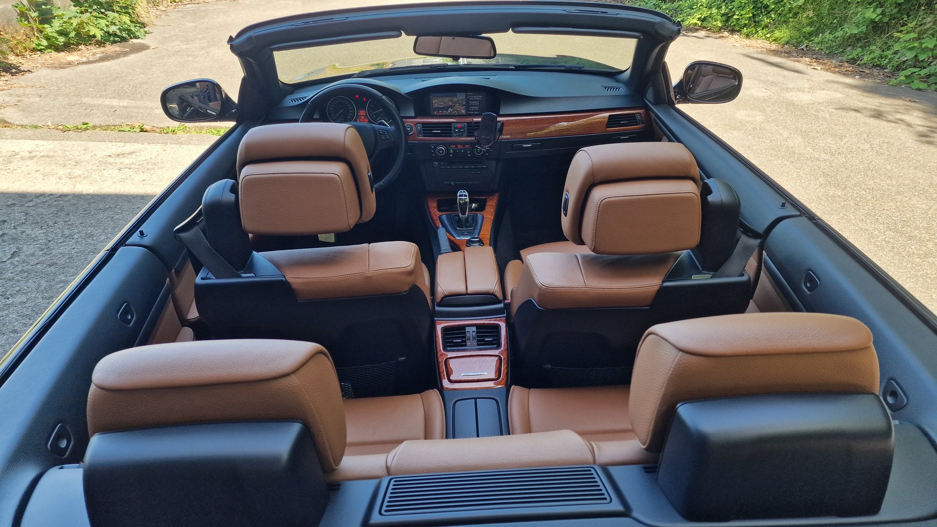BMW 335i-image-4