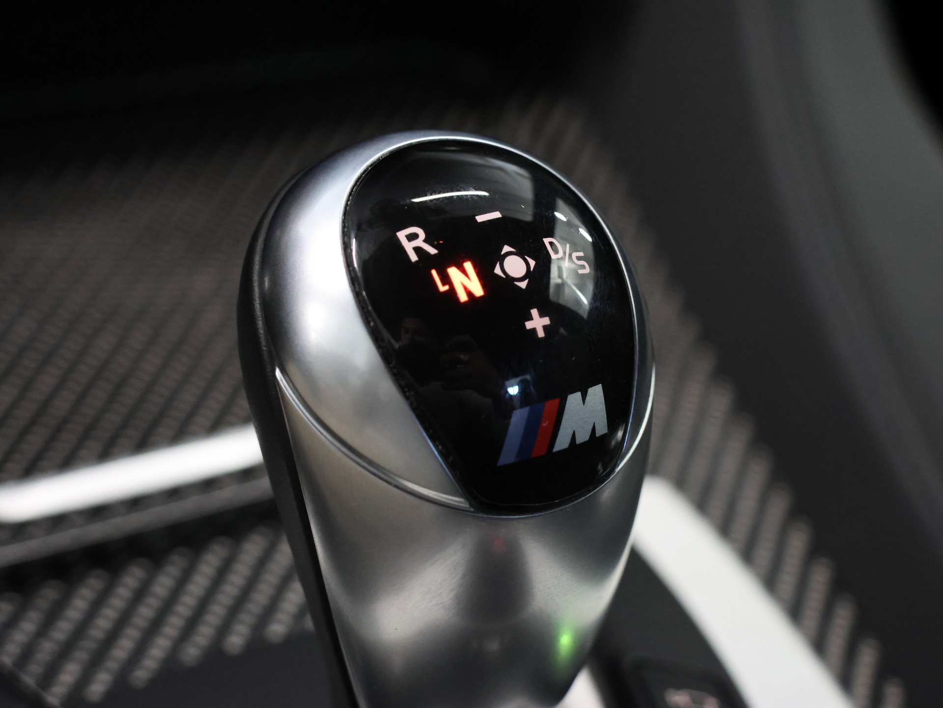 BMW BMW M6 Gran Coupe Drivelogic *Carbon-Keramik-Bremsanlage* Massagesitze * Carbon-Interieur*-image-29