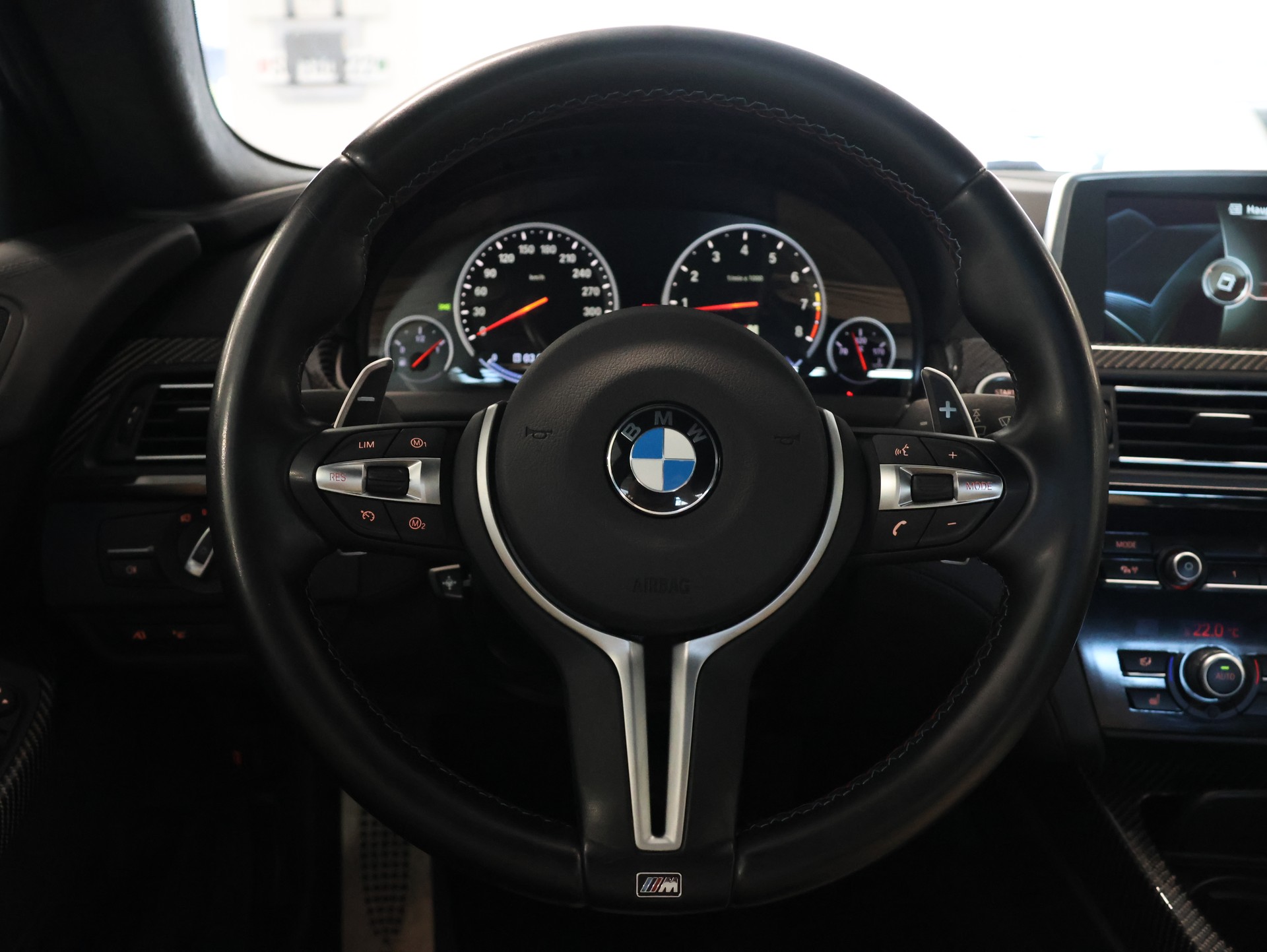 BMW BMW M6 Gran Coupe Drivelogic *Carbon-Keramik-Bremsanlage* Massagesitze * Carbon-Interieur*-image-22