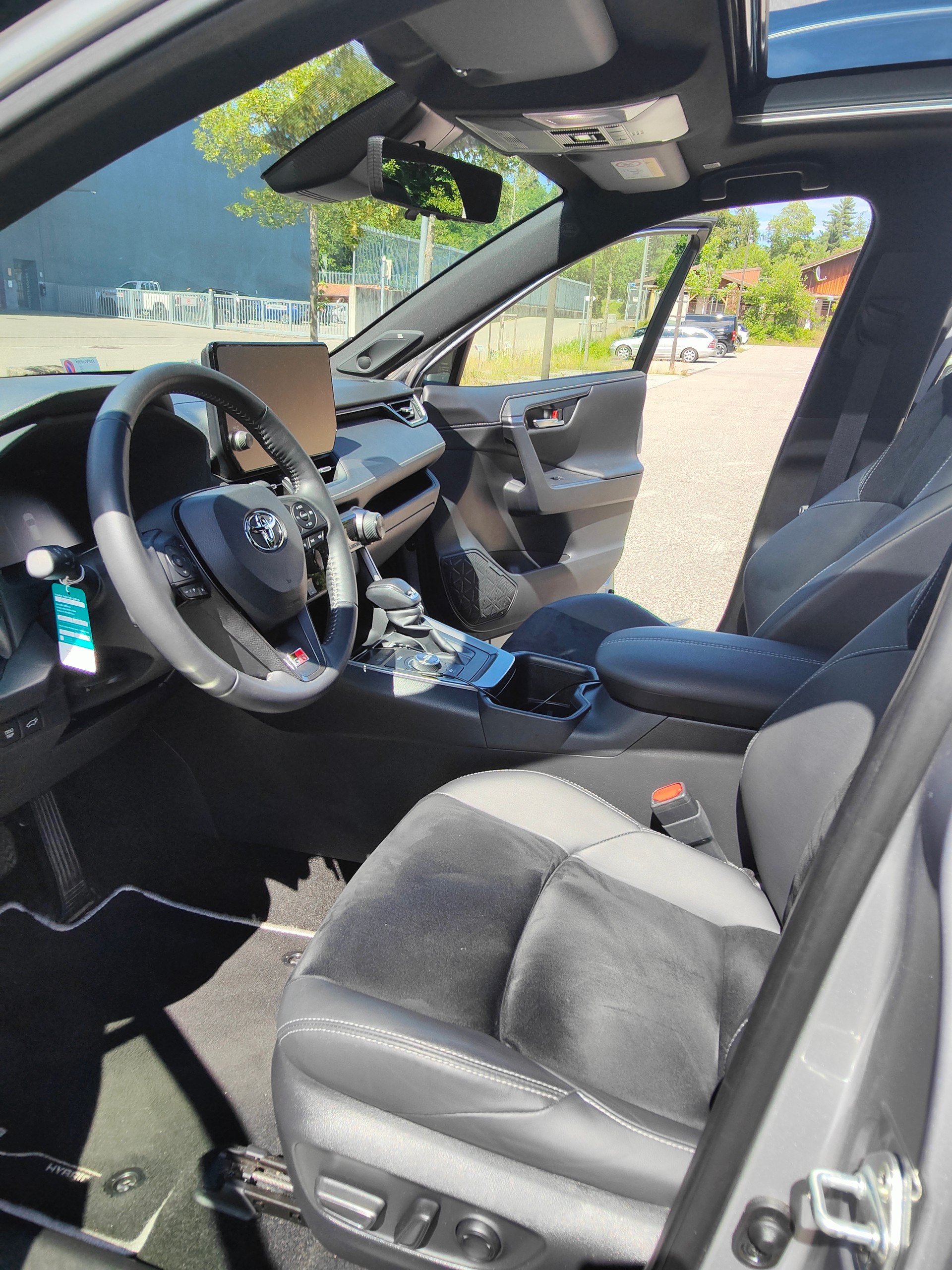 TOYOTA 2.5 HEV GR Sport-image-3