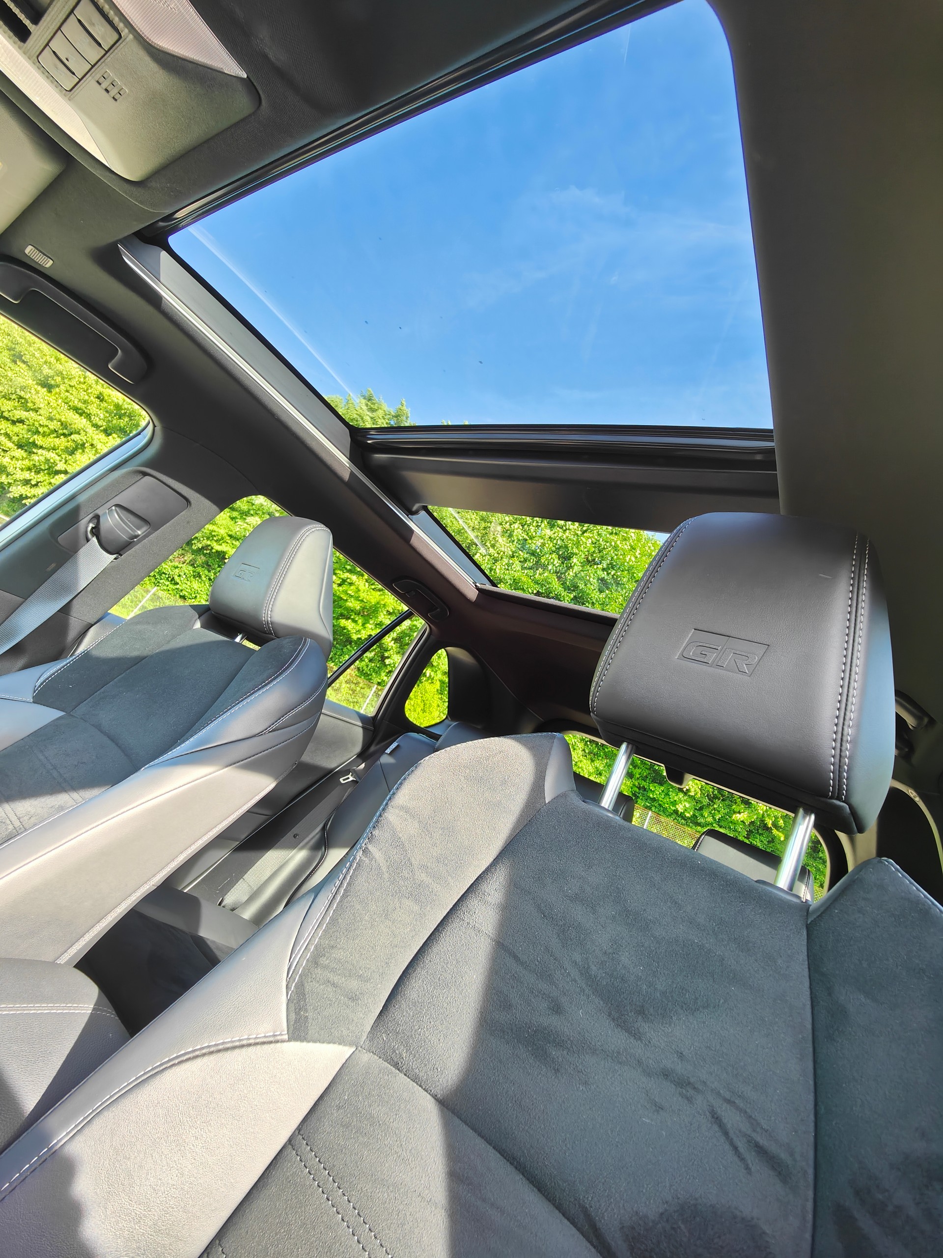 TOYOTA 2.5 HEV GR Sport-image-4