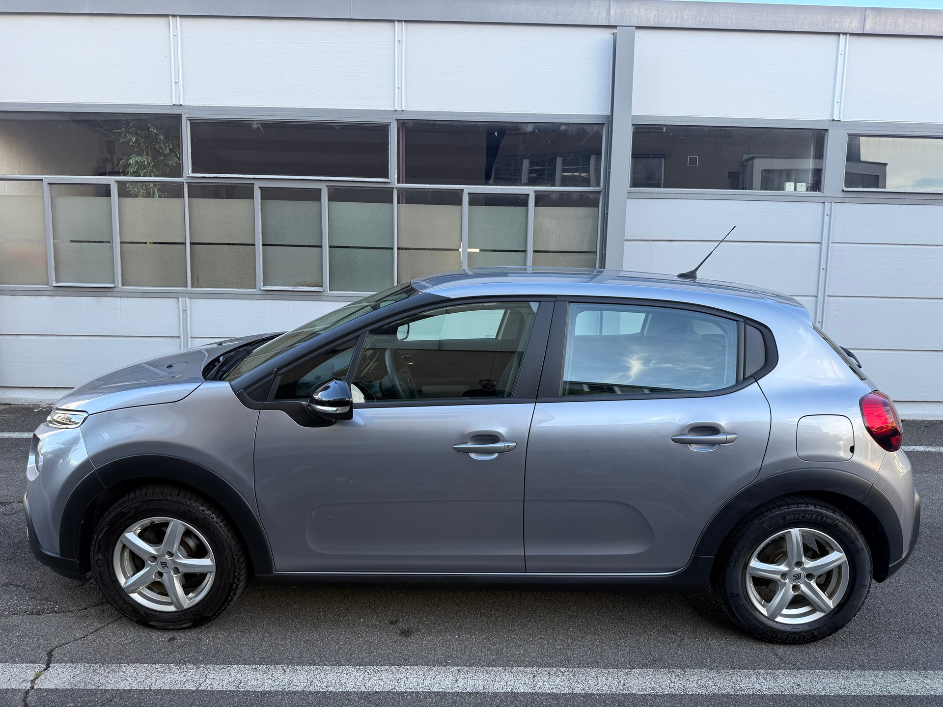 CITROEN C3 1.2i PureTech Feel EAT *Ab MFK *Automat *Klimatisierungsautomatik *Lane-Assistent *Tempomat *2 Schlüssel *Parkassistent-image-6