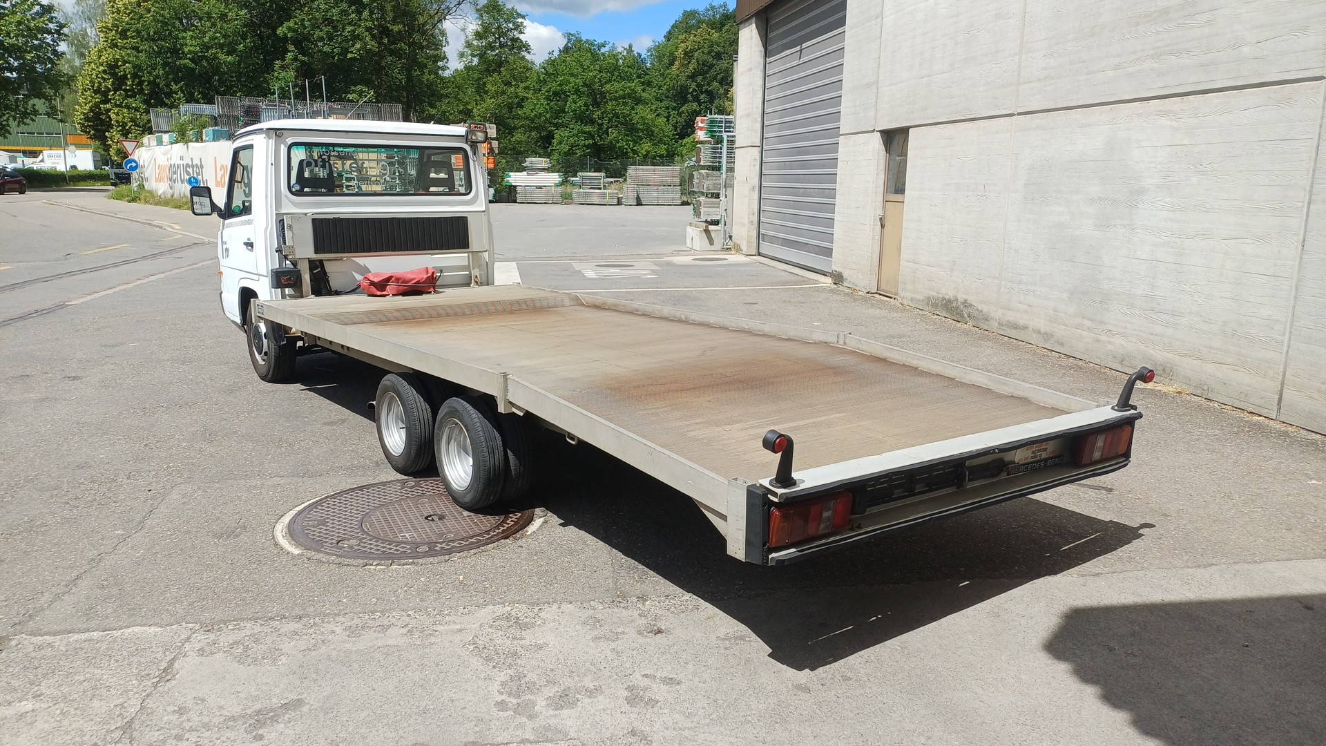 MERCEDES-BENZ MB 100 D 6x2 Autotransporter 1700Kg Nutzlast-image-4