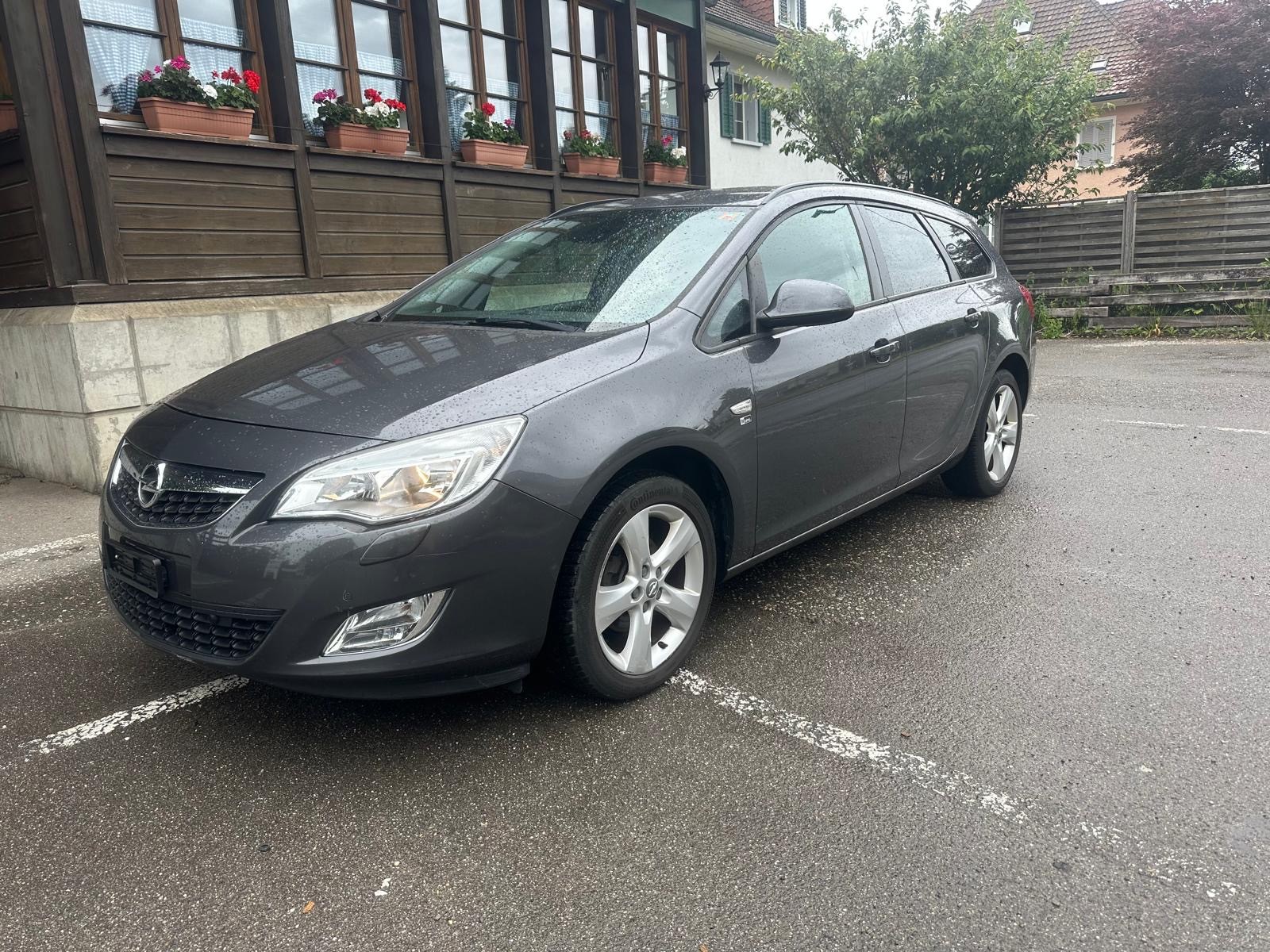OPEL Astra SportsTourer 1.4i 16V Turbo Sport Automatic-image-1