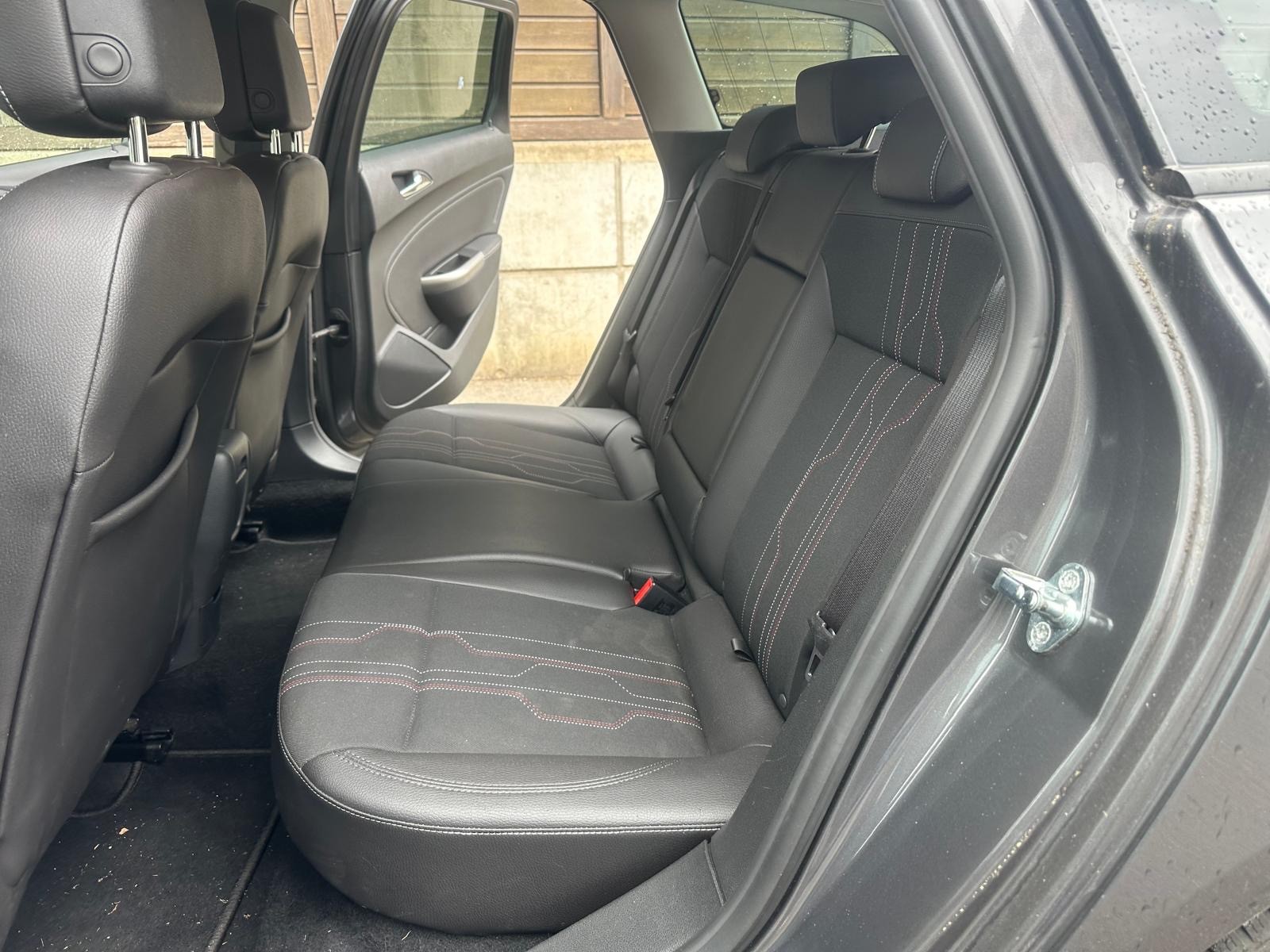 OPEL Astra SportsTourer 1.4i 16V Turbo Sport Automatic-image-10
