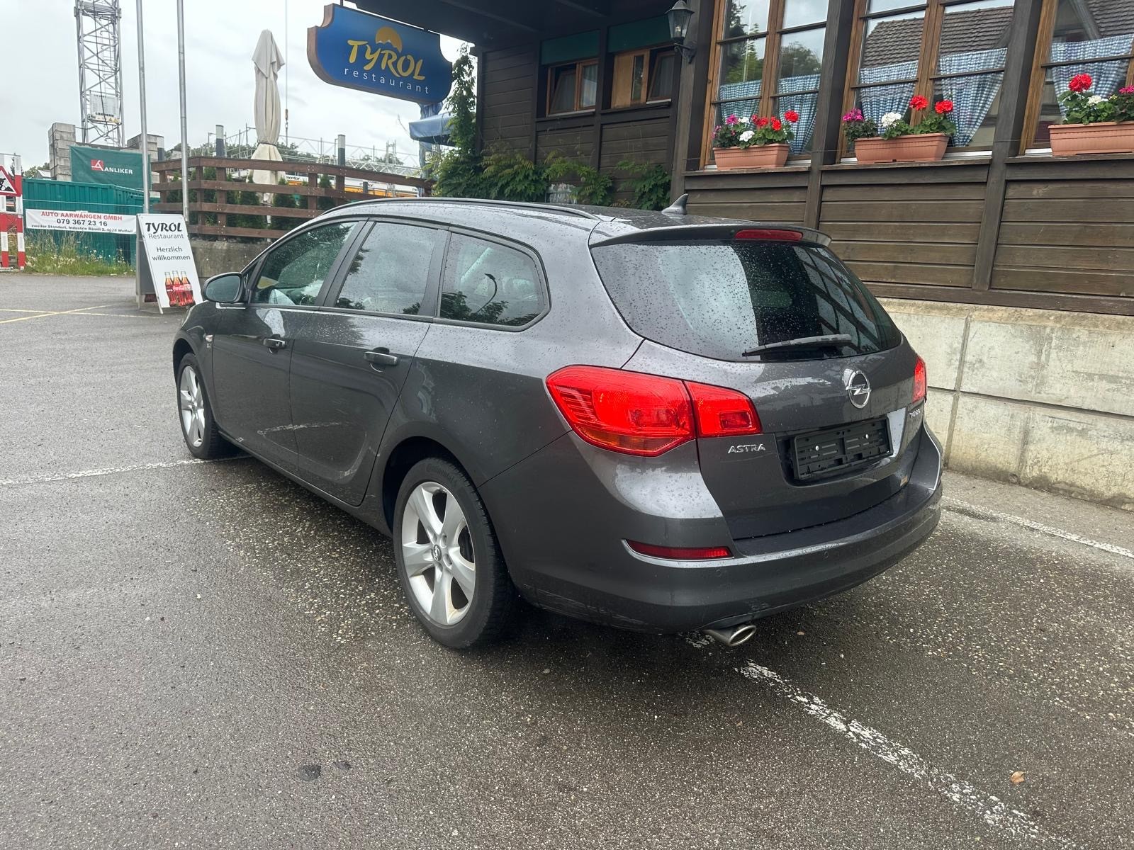 OPEL Astra SportsTourer 1.4i 16V Turbo Sport Automatic-image-2