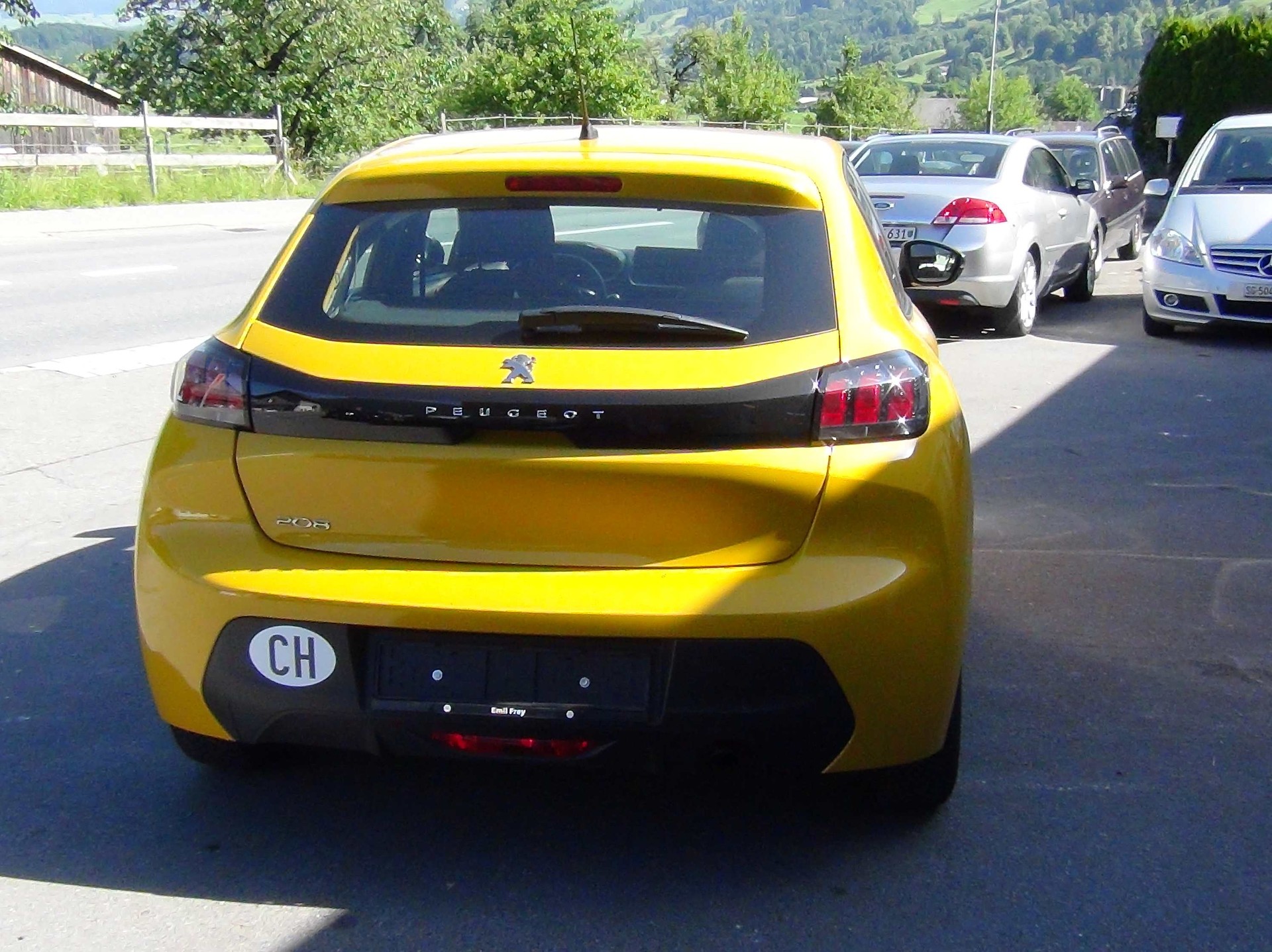 PEUGEOT 208 1.2 PureTech Like-image-3