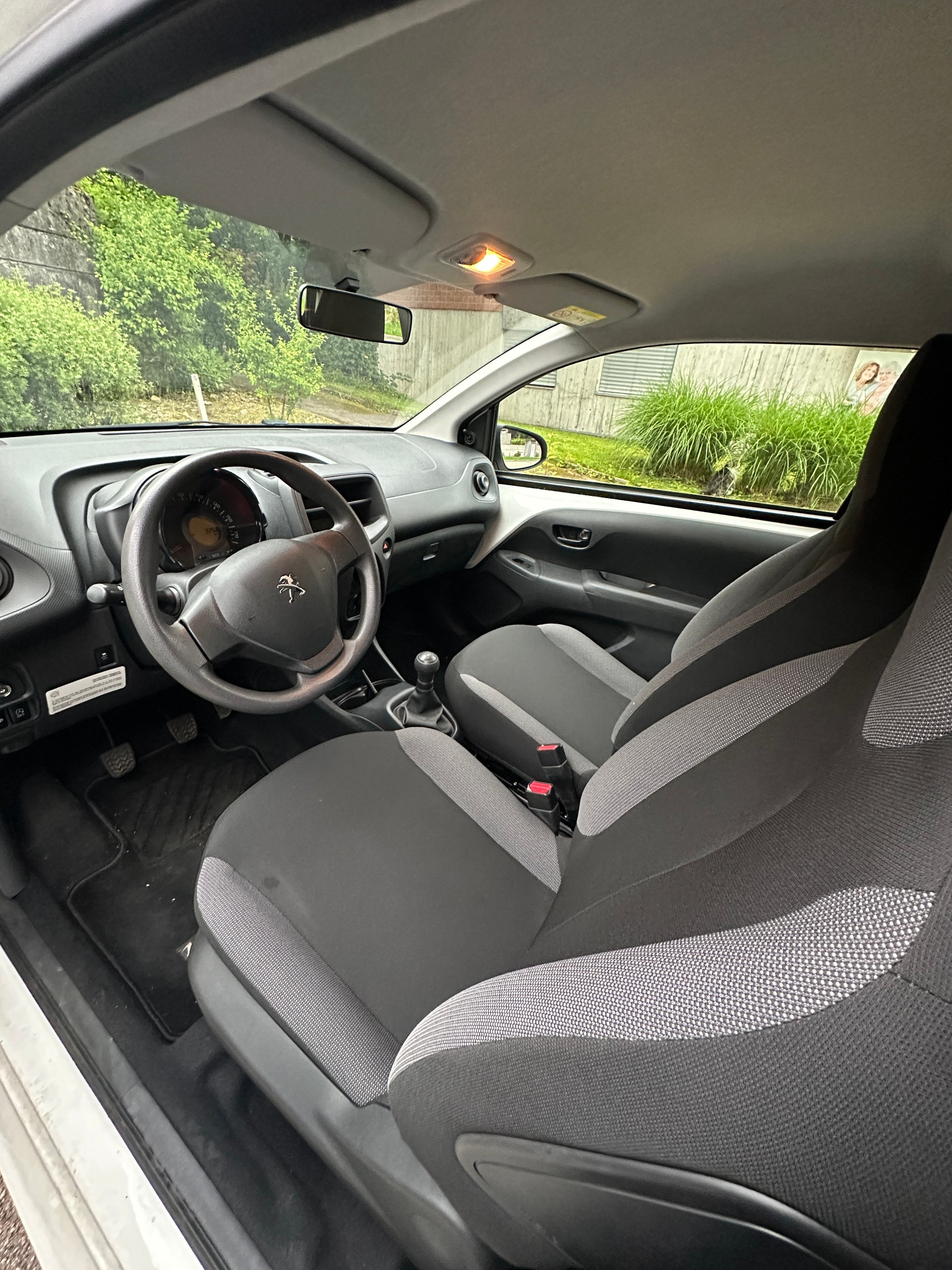 PEUGEOT 1.0 VTi Like S/S-image-10