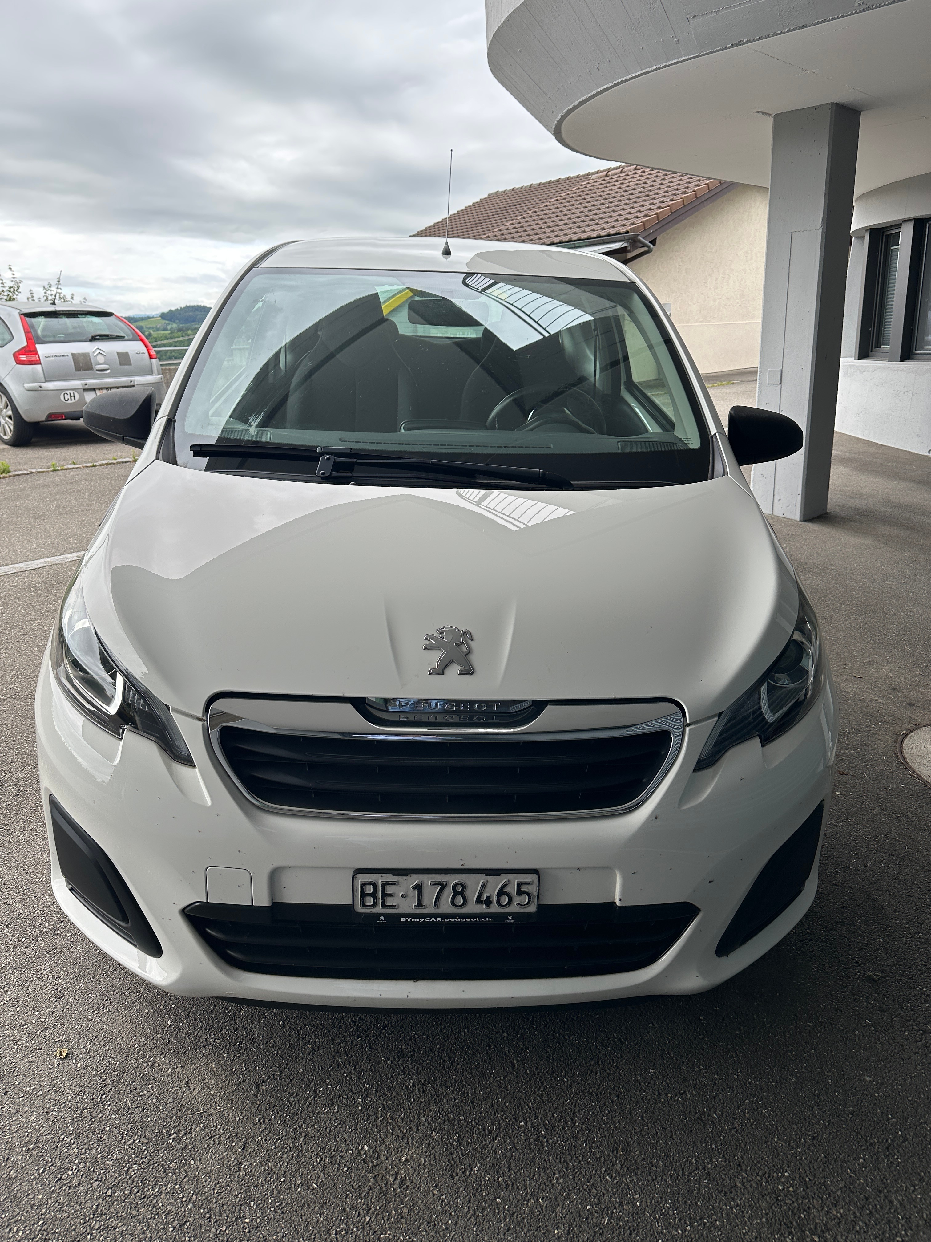 Car photo