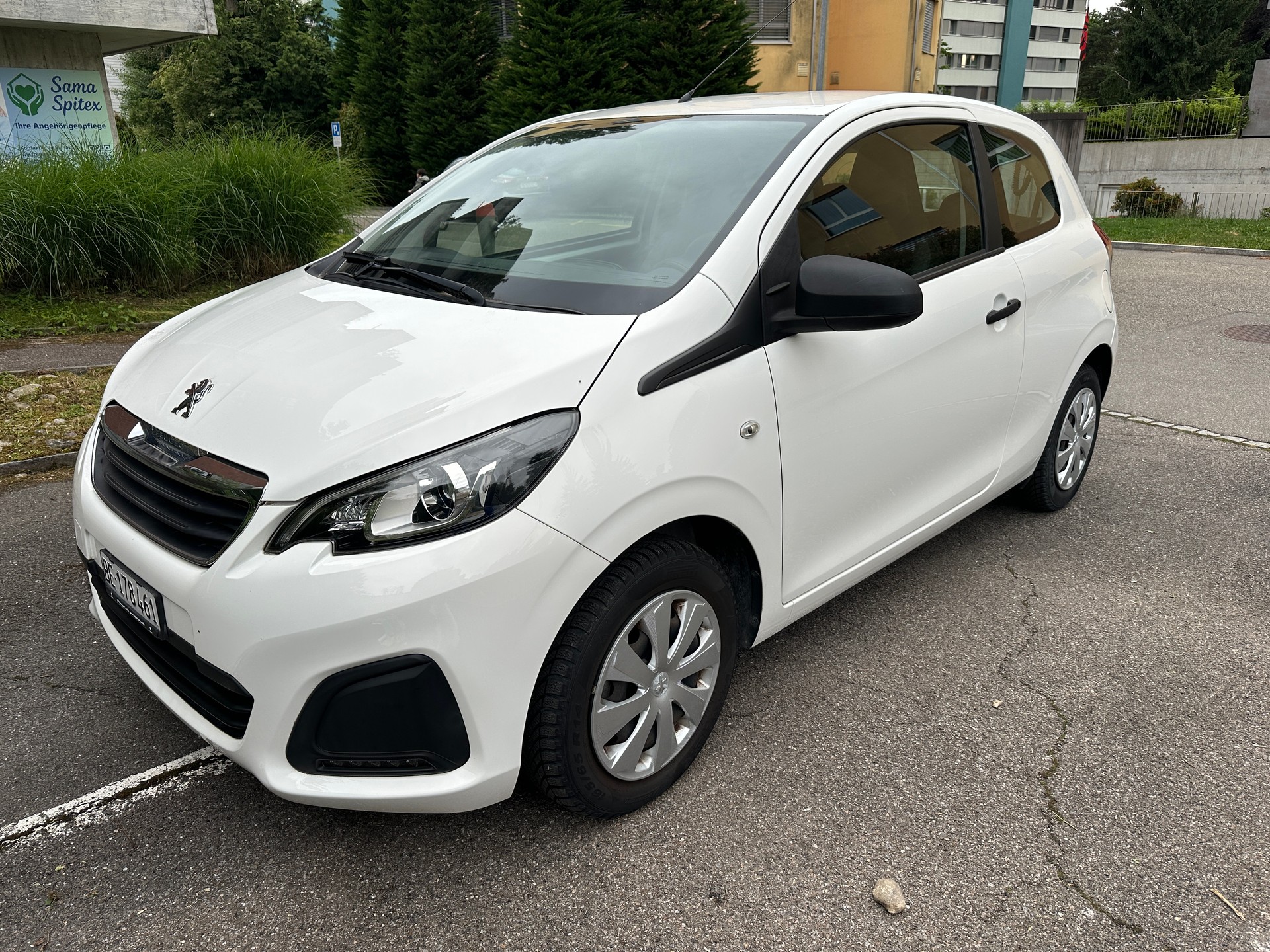 PEUGEOT 1.0 VTi Like S/S-image-1