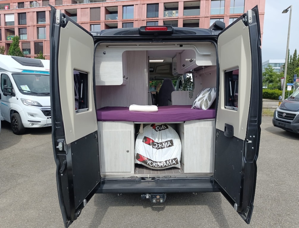 ROLLER TEAM Livingstone K2 ***Kompakt wie ein Kombi, Komfort wie ein Grosser!***Solar Panel *Anhängerkupplung 2500Kg *Rückfahrkamera *-image-9