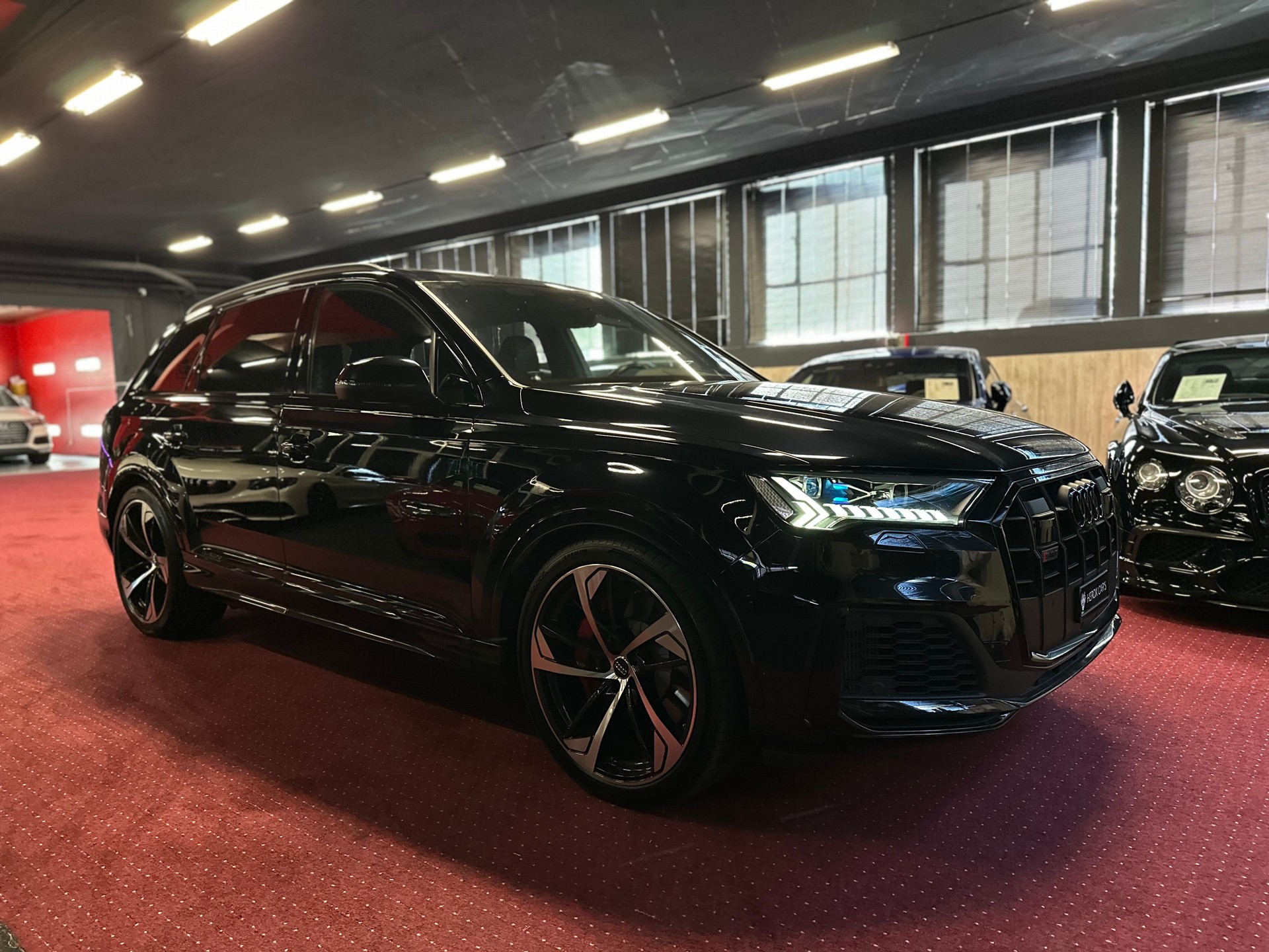 AUDI SQ7 4.0 TDI quattro tiptronic-image-3