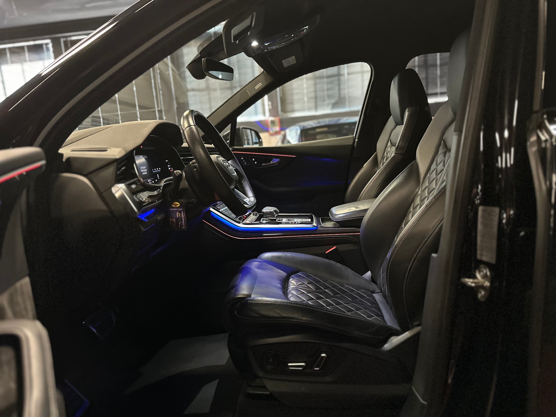 AUDI SQ7 4.0 TDI quattro tiptronic-image-9