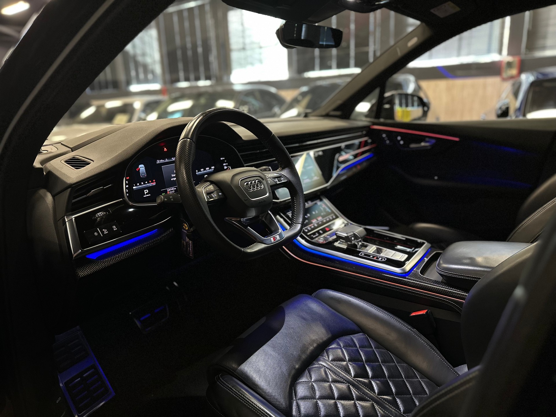 AUDI SQ7 4.0 TDI quattro tiptronic-image-10