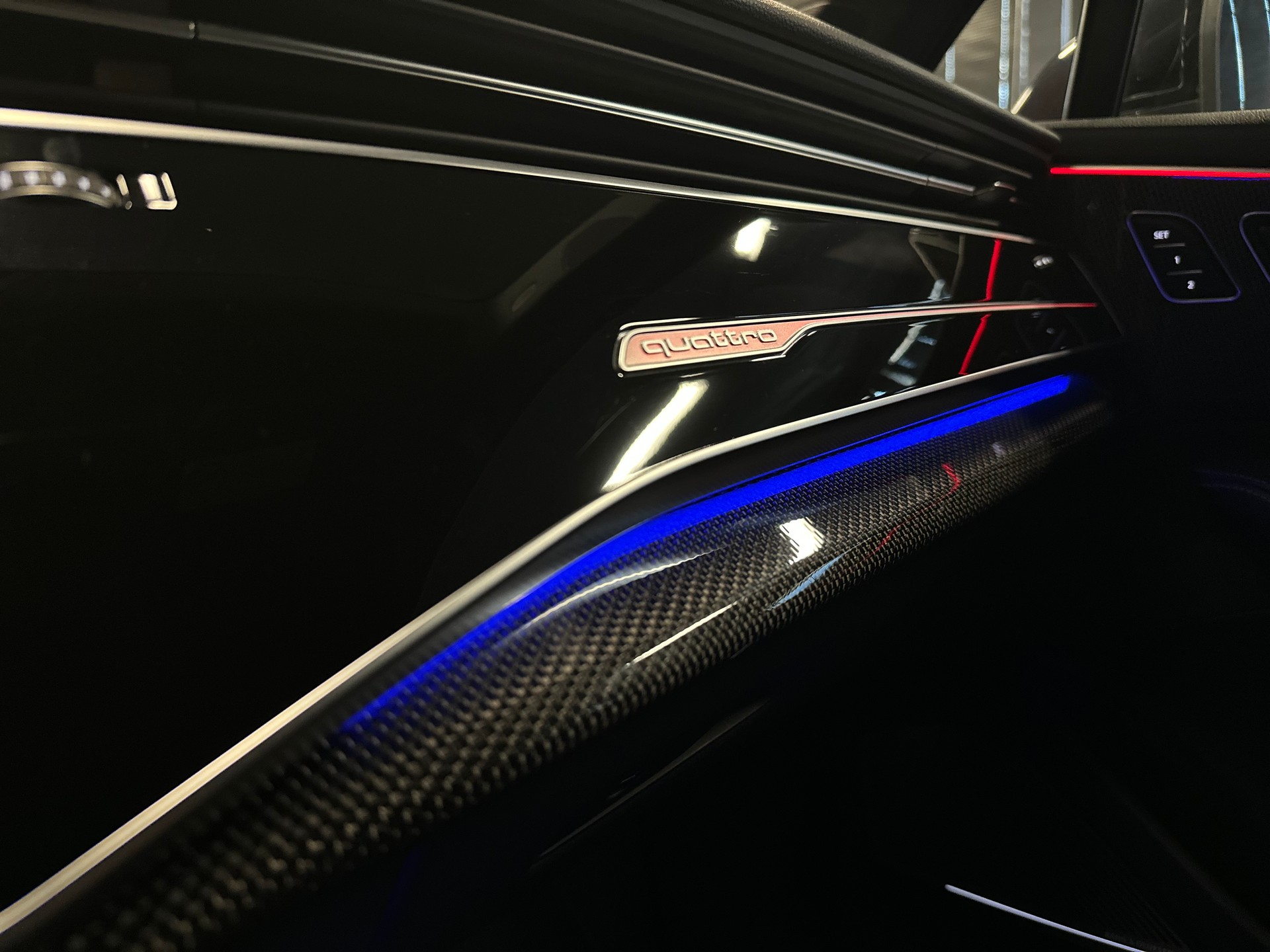 AUDI SQ7 4.0 TDI quattro tiptronic-image-15