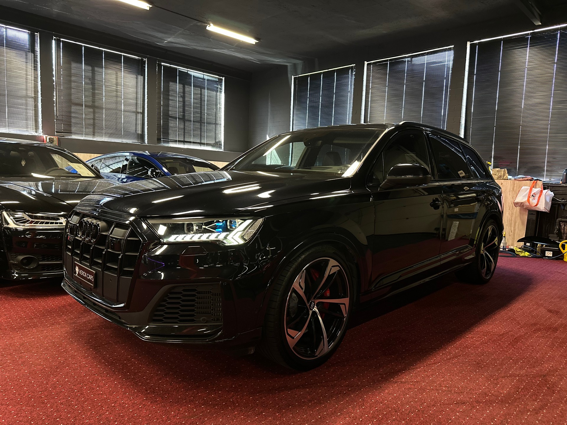 AUDI SQ7 4.0 TDI quattro tiptronic-image-6