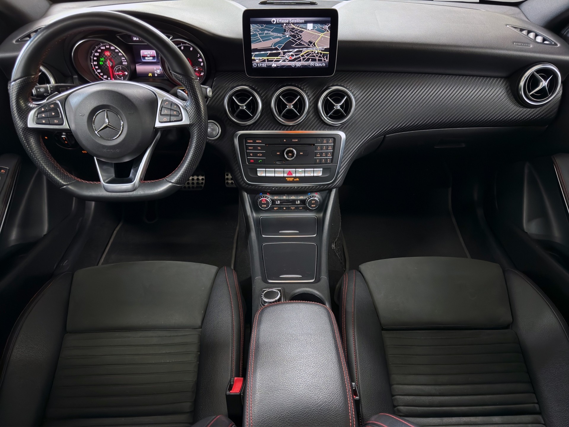 MERCEDES-BENZ A 250 AMG Line 4Matic 7G-DCT-image-16
