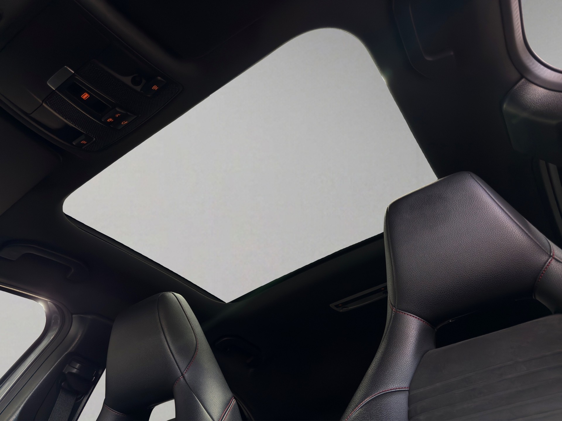 MERCEDES-BENZ A 250 AMG Line 4Matic 7G-DCT-image-19