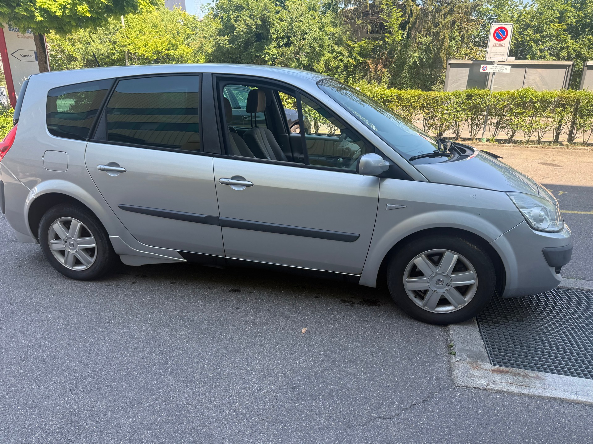 RENAULT Grand Scénic 2.0 16V Dynamique-image-5