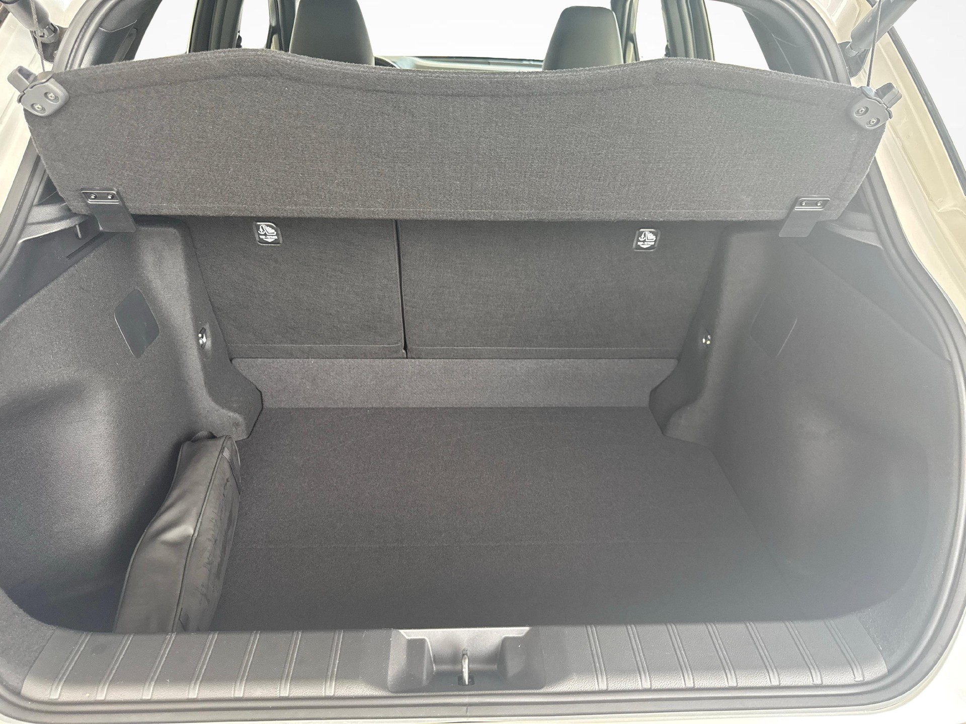 LEXUS LBX 1.5 Hybrid Relax / ab 3,99% Leasing bei Abschluss einer Protect Autoversicherung-image-11