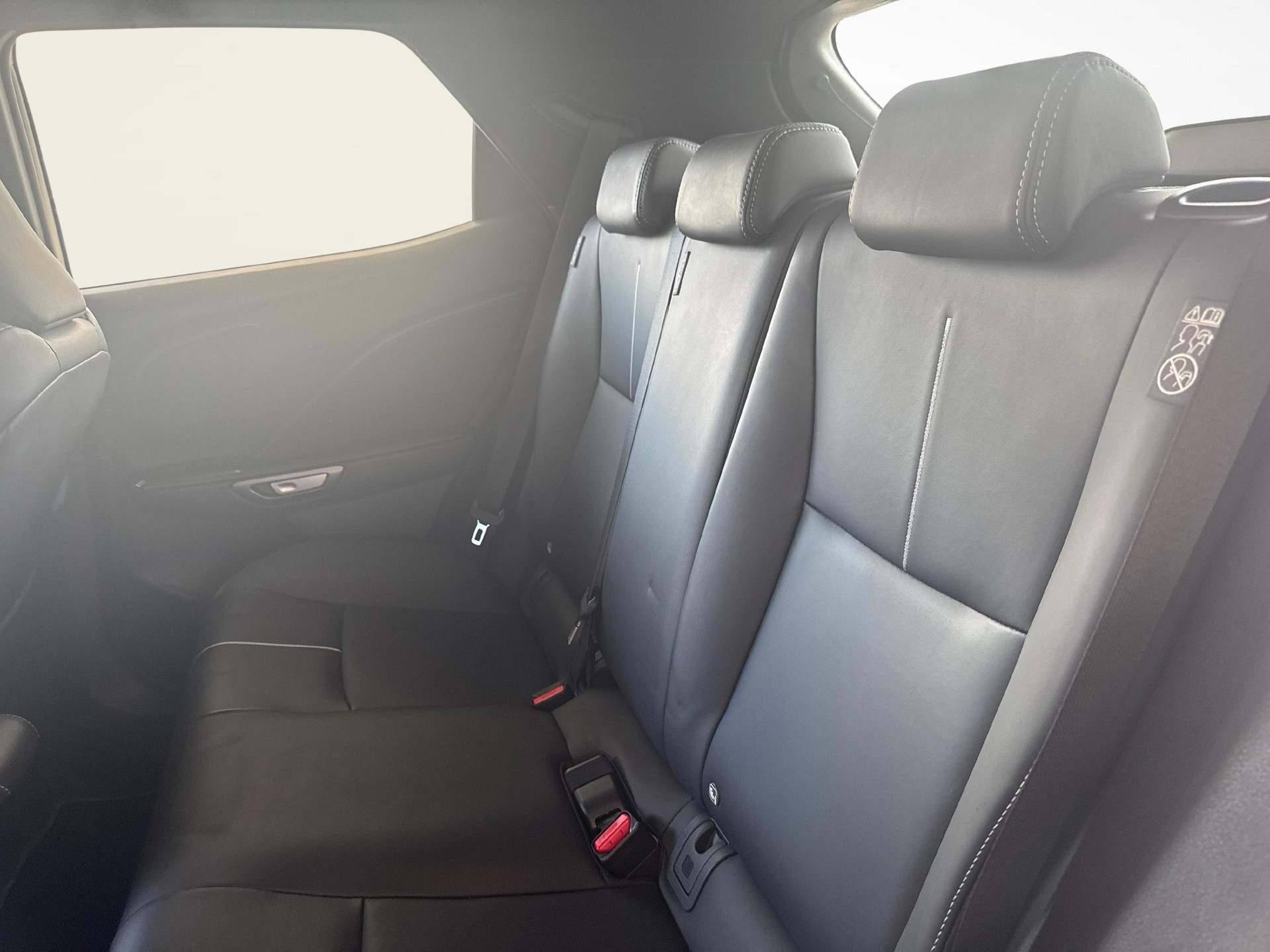 LEXUS LBX 1.5 Hybrid Relax / ab 3,99% Leasing bei Abschluss einer Protect Autoversicherung-image-10