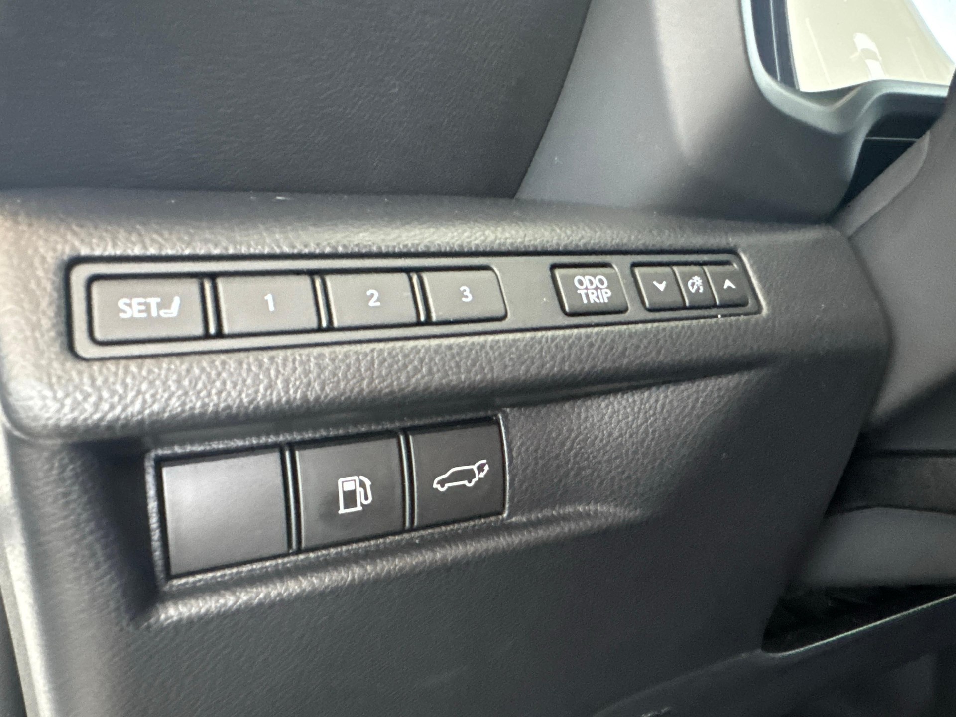 LEXUS LBX 1.5 Hybrid Relax-image-17