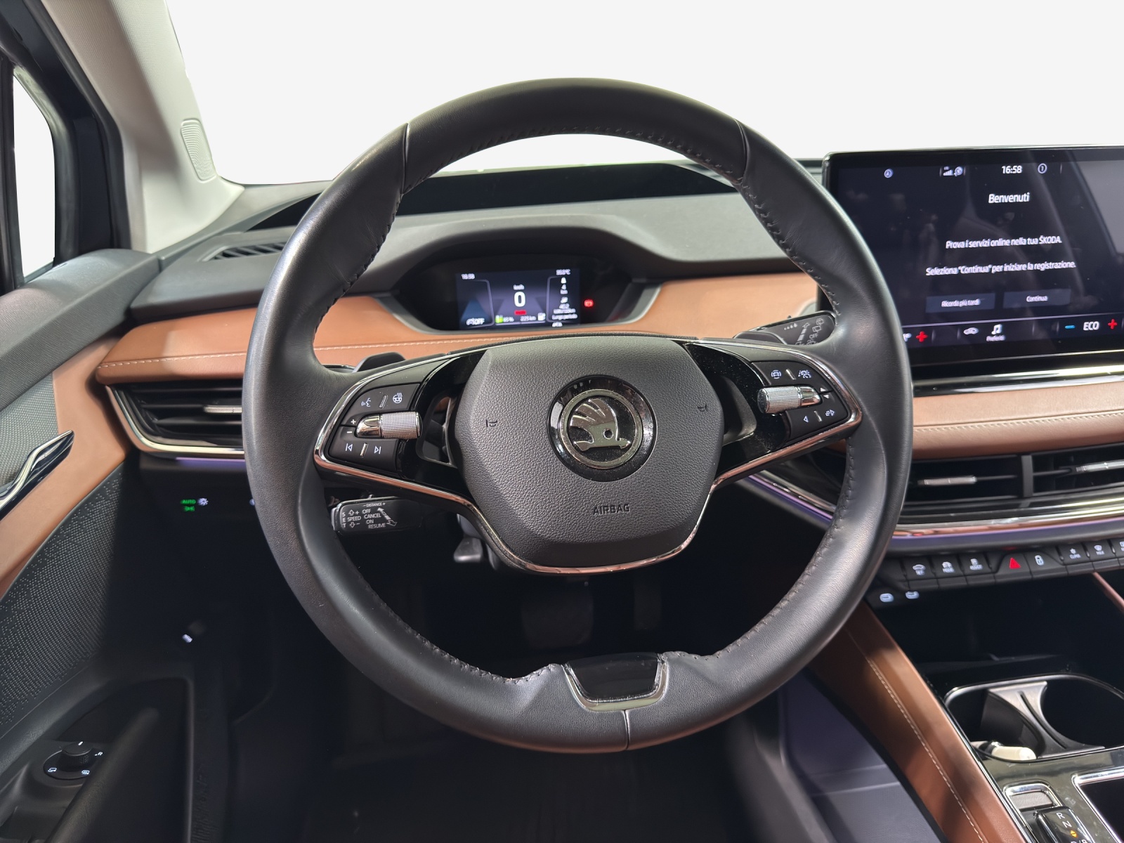 SKODA Enyaq iV 80x-image-10