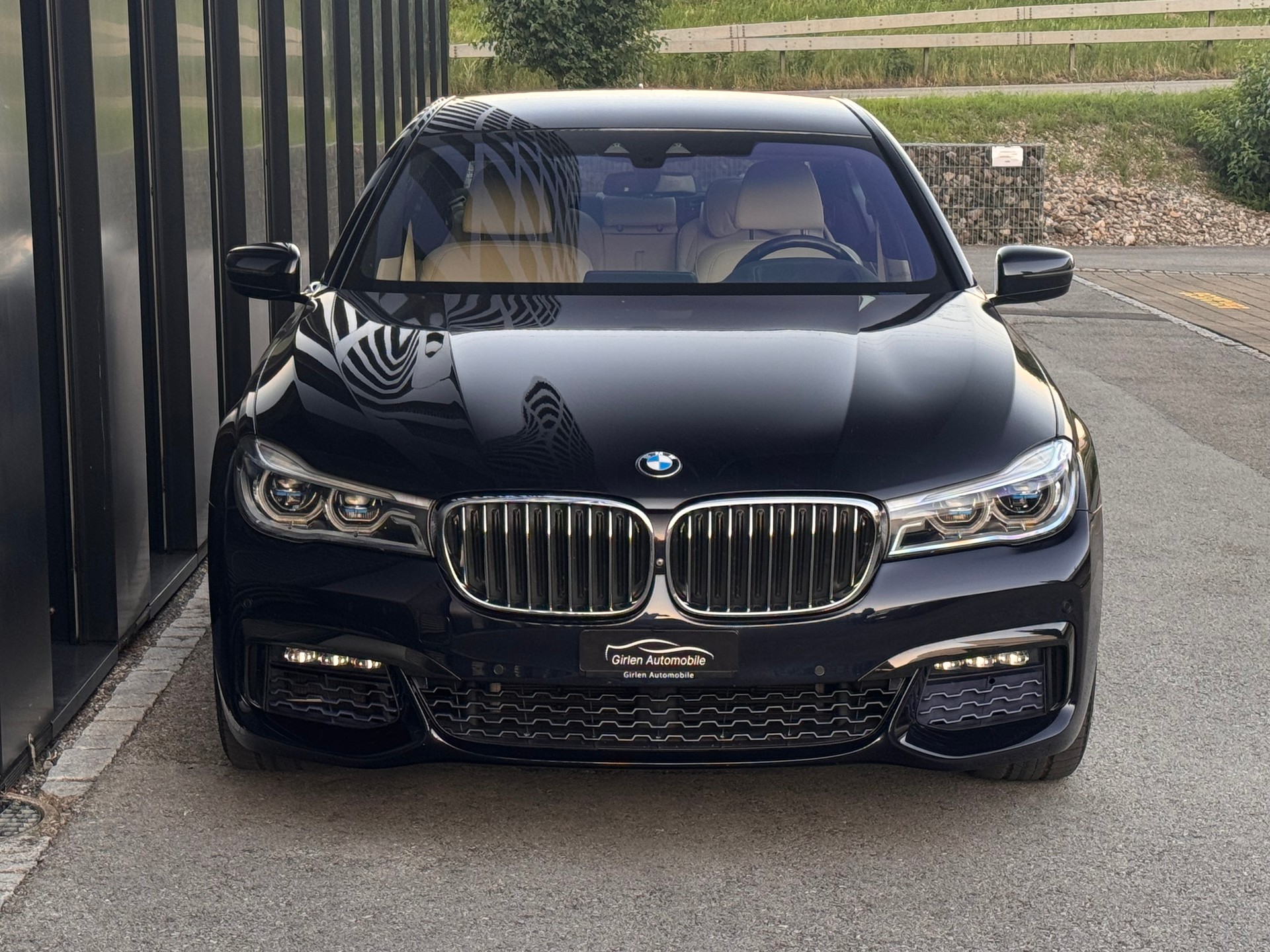 BMW 750i xDrive Steptronic-image-1