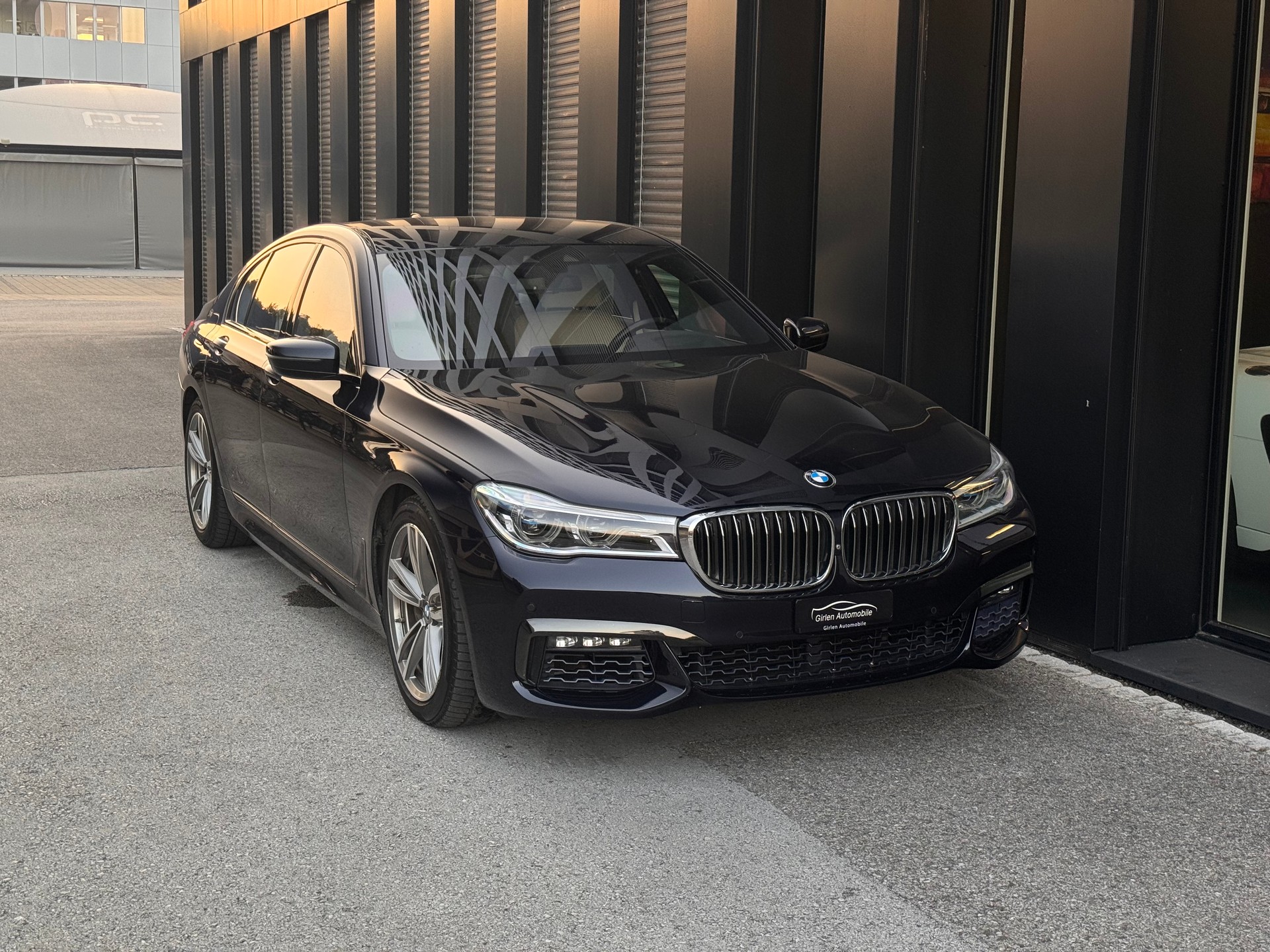 BMW 750i xDrive Steptronic-image-7