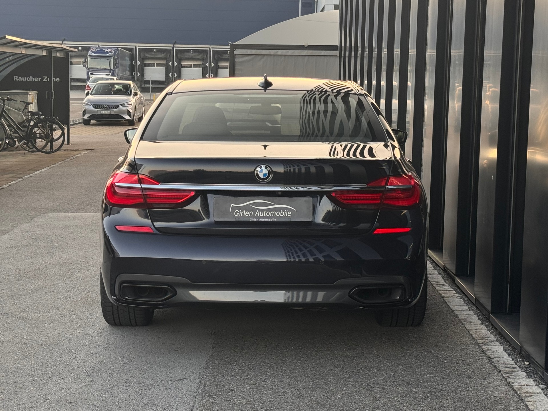 BMW 750i xDrive Steptronic-image-5