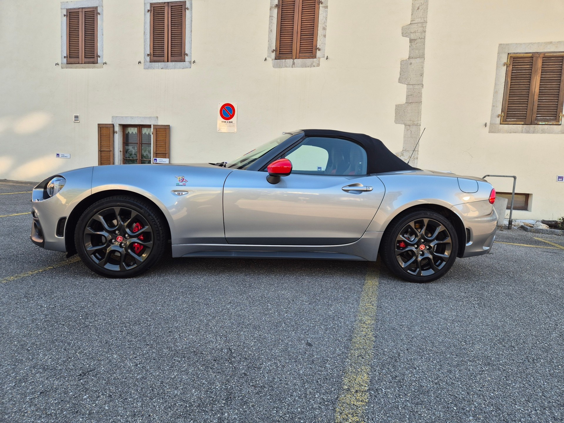 FIAT 124 Spider 1.4 TB Abarth Automatic-image-1