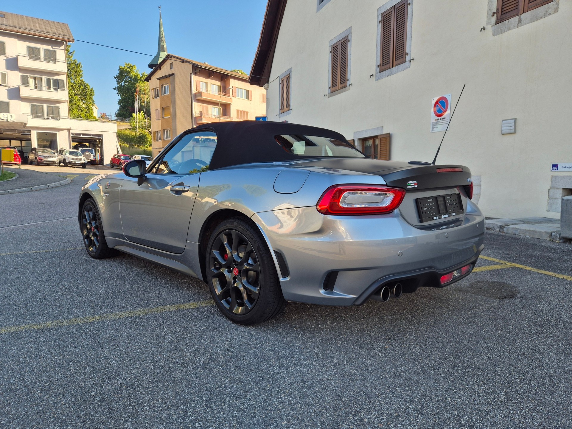 FIAT 124 Spider 1.4 TB Abarth Automatic-image-2