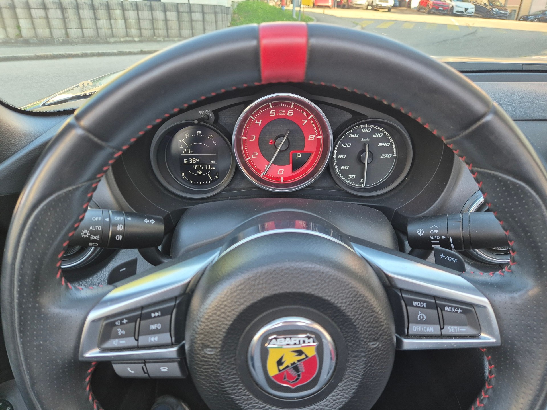 FIAT 124 Spider 1.4 TB Abarth Automatic-image-10