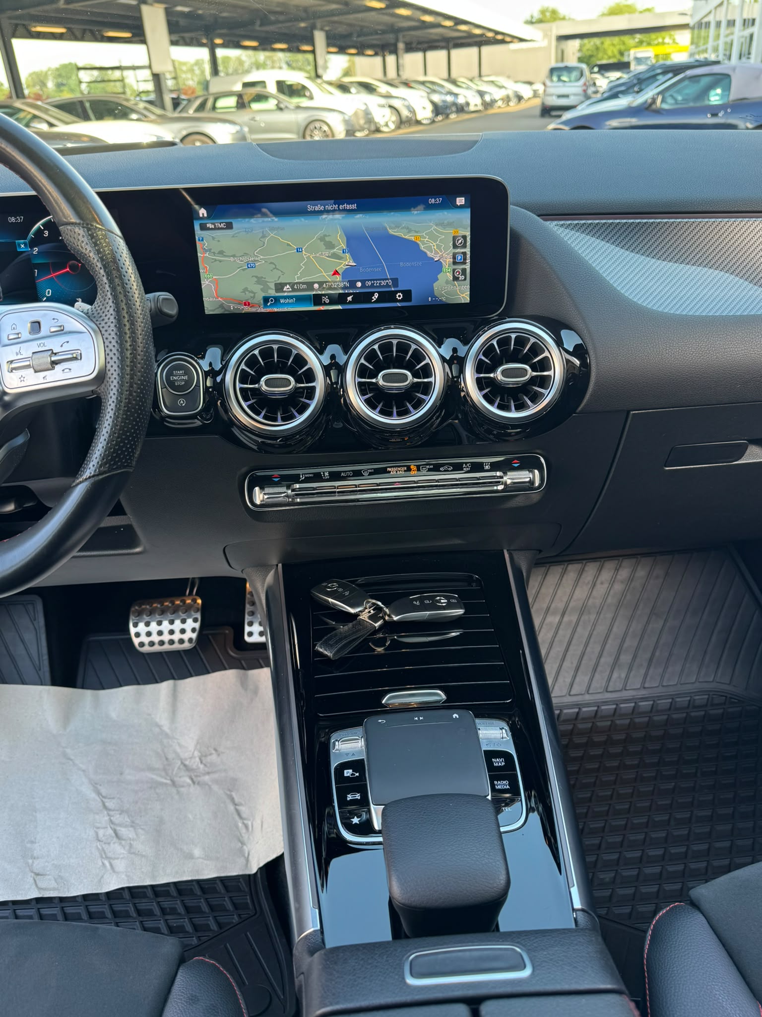 MERCEDES-BENZ B 250 4Matic AMG Line-image-12