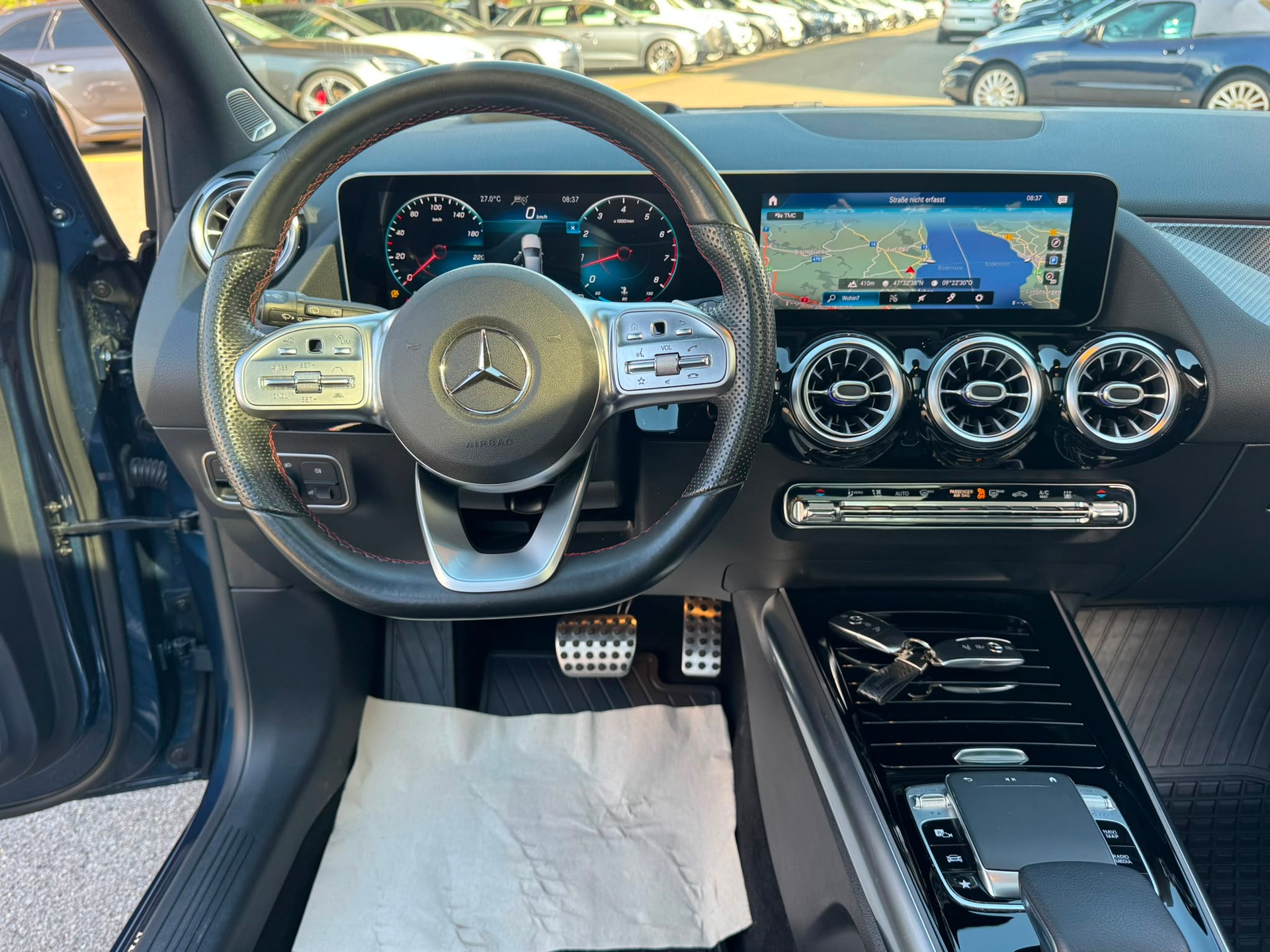 MERCEDES-BENZ B 250 4Matic AMG Line-image-10