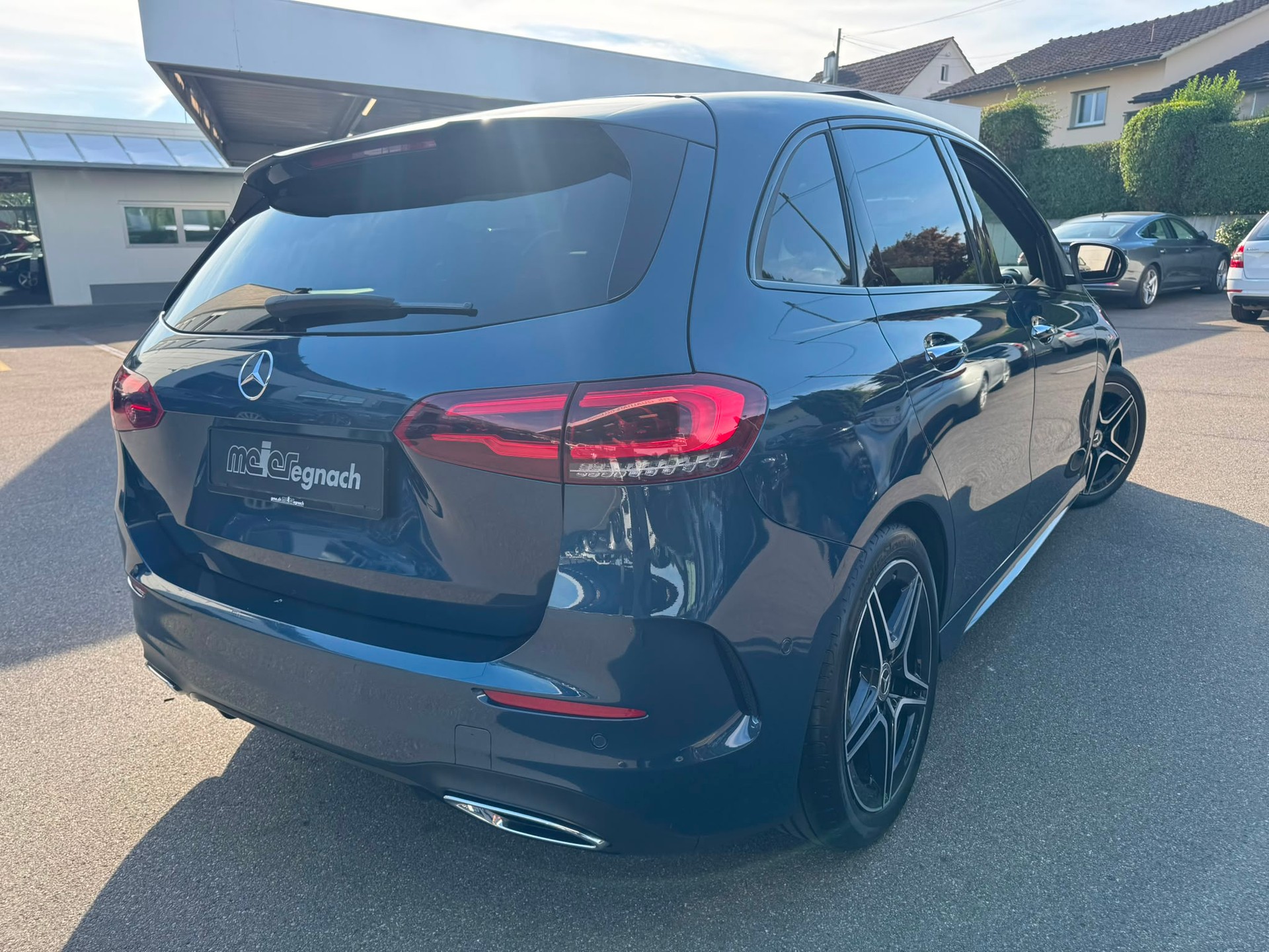 MERCEDES-BENZ B 250 4Matic AMG Line-image-8