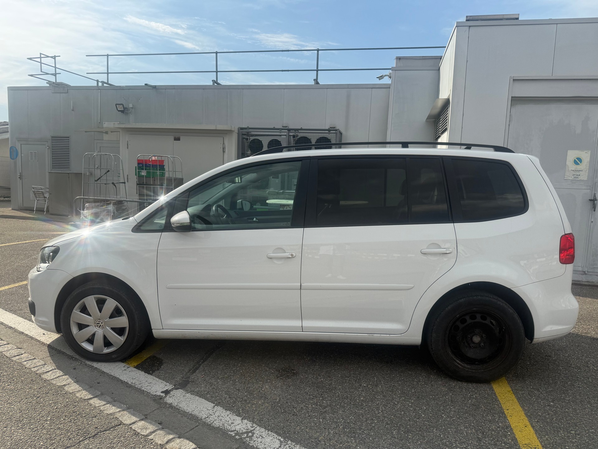 VW Touran 1.6 TDI Comfortline DSG-image-2