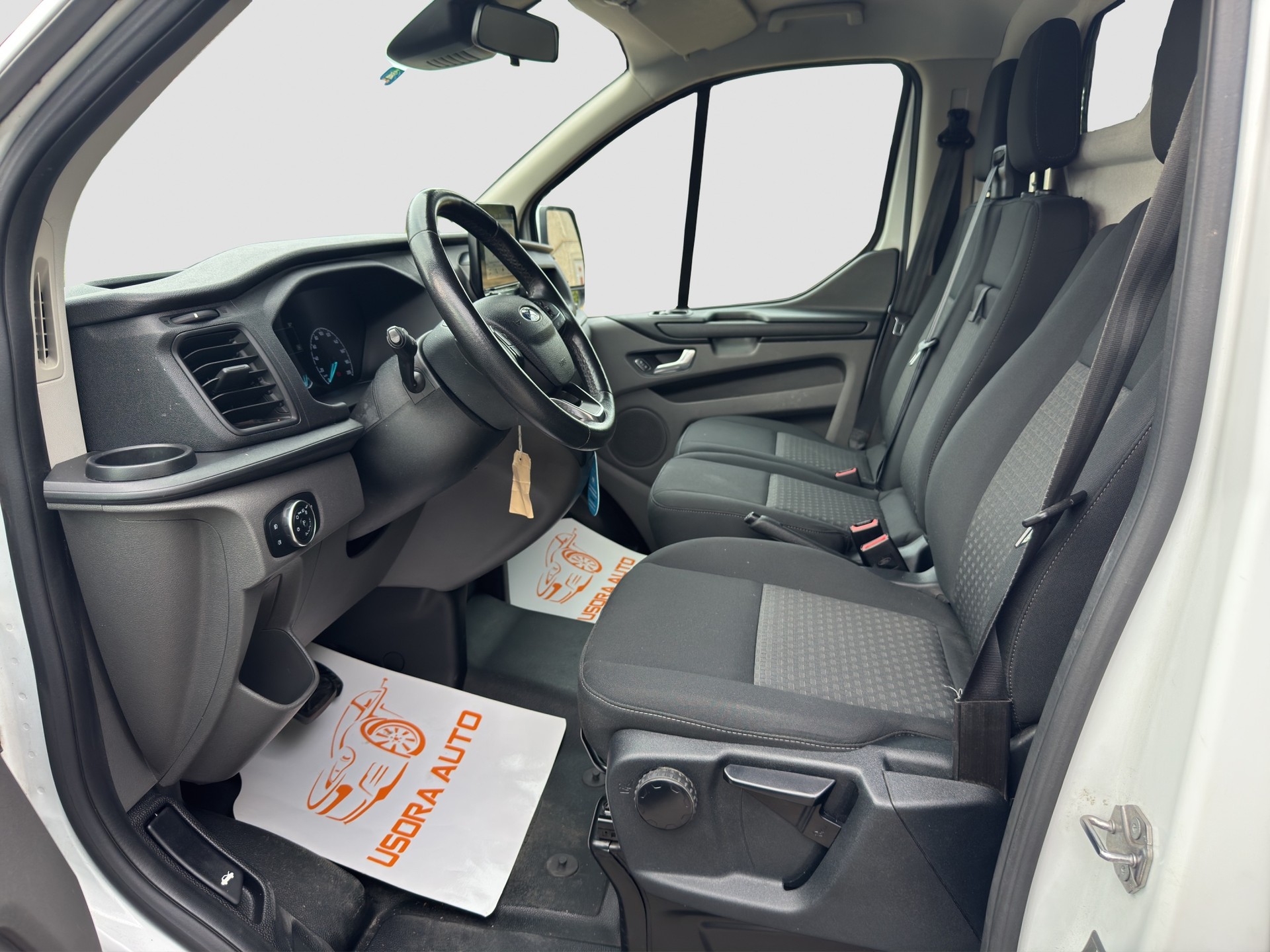 FORD TRANSIT CUSTOM-image-11