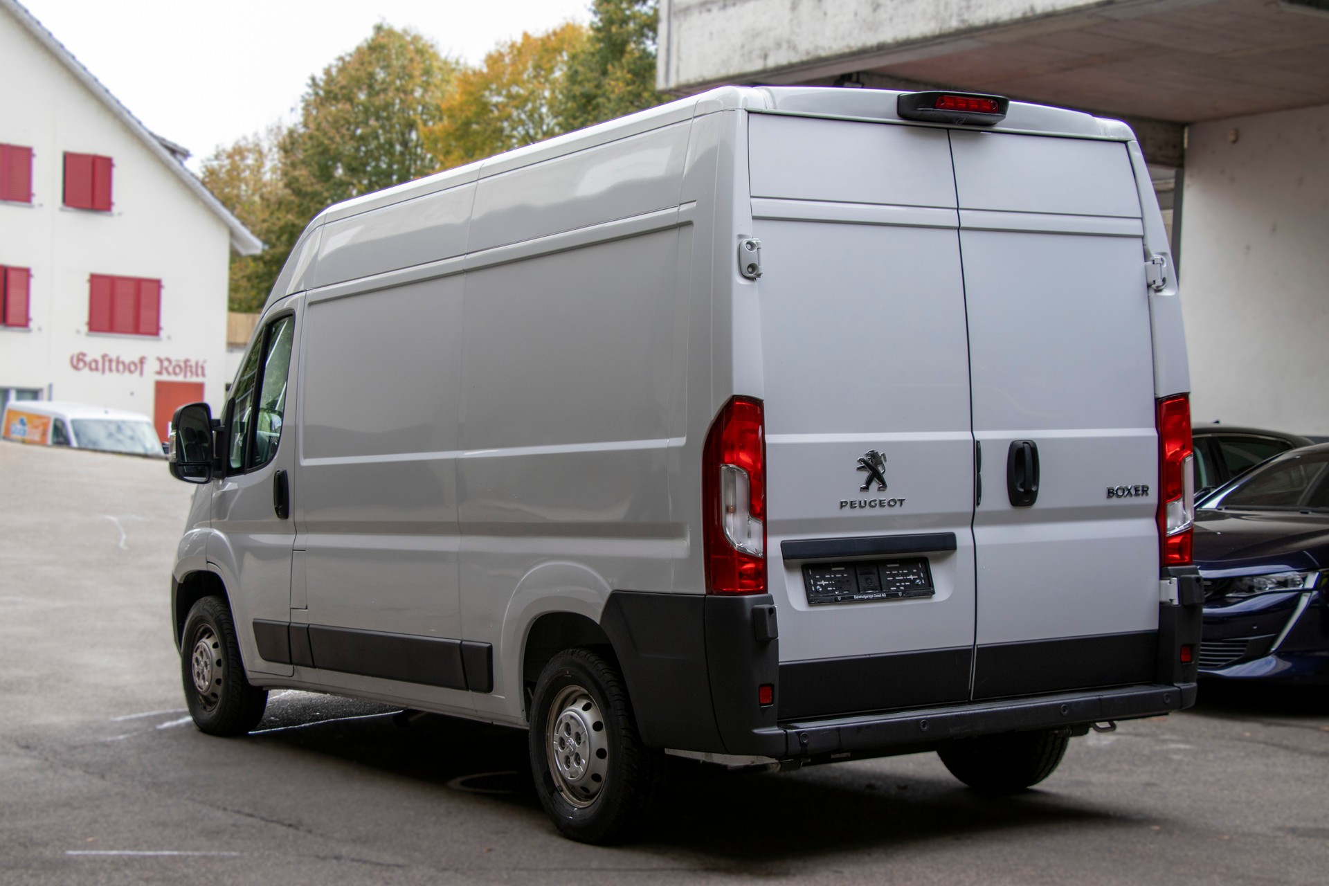 PEUGEOT Boxer 2.2 HDI 330 L2H2-image-1