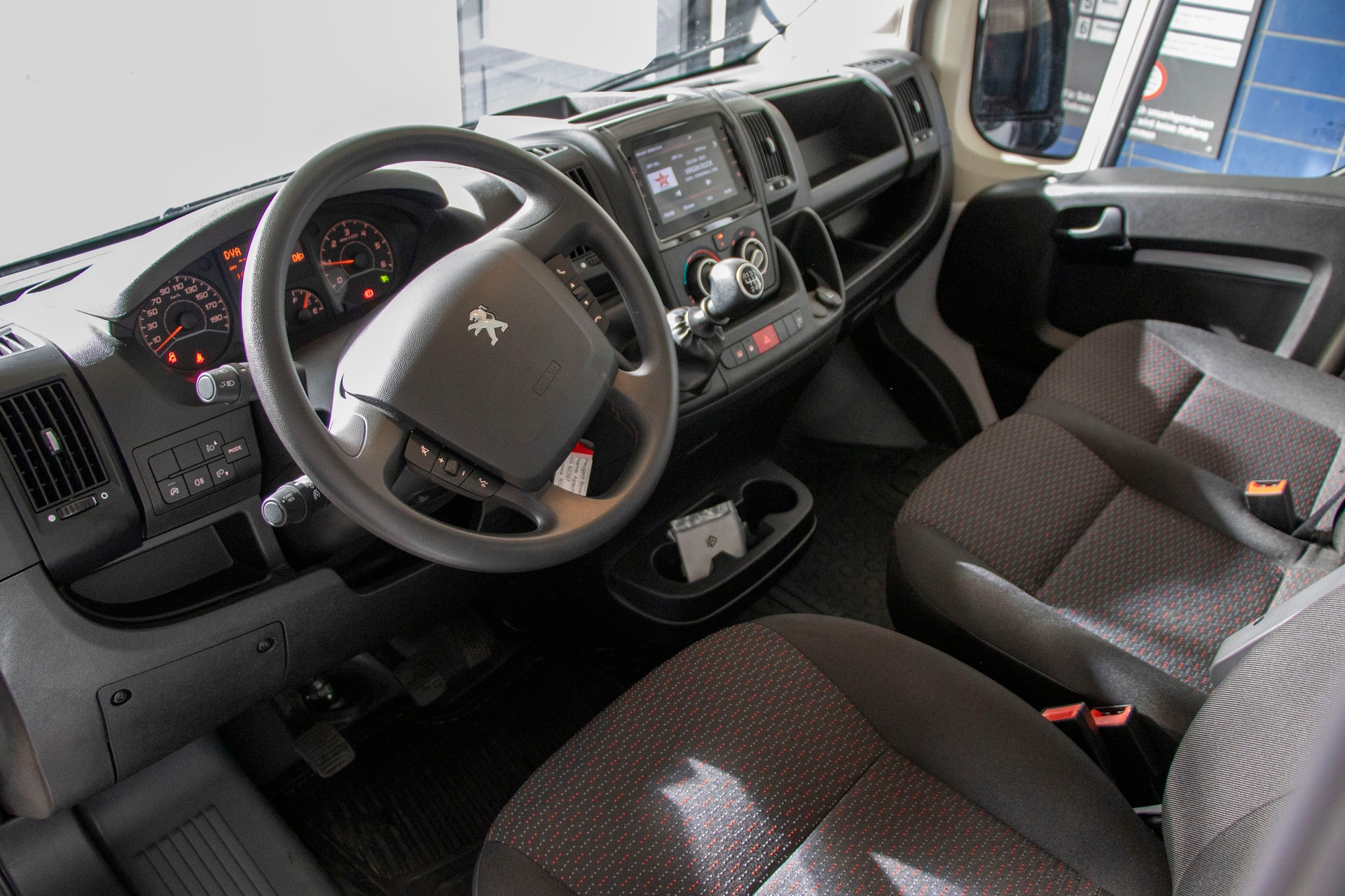 PEUGEOT Boxer 2.2 HDI 330 L2H2-image-5