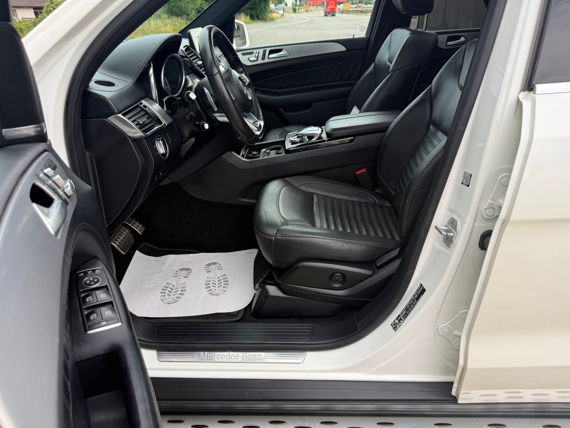 MERCEDES-BENZ GLS 350 d 4Matic 9G-TRONIC-image-14