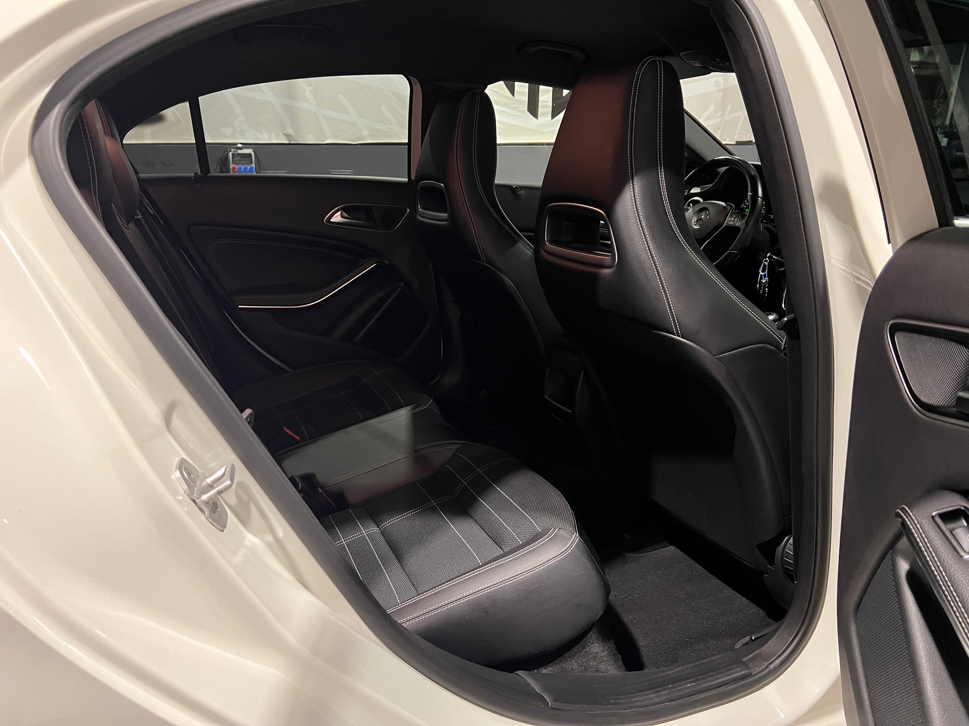 MERCEDES-BENZ A 180 Urban-image-14