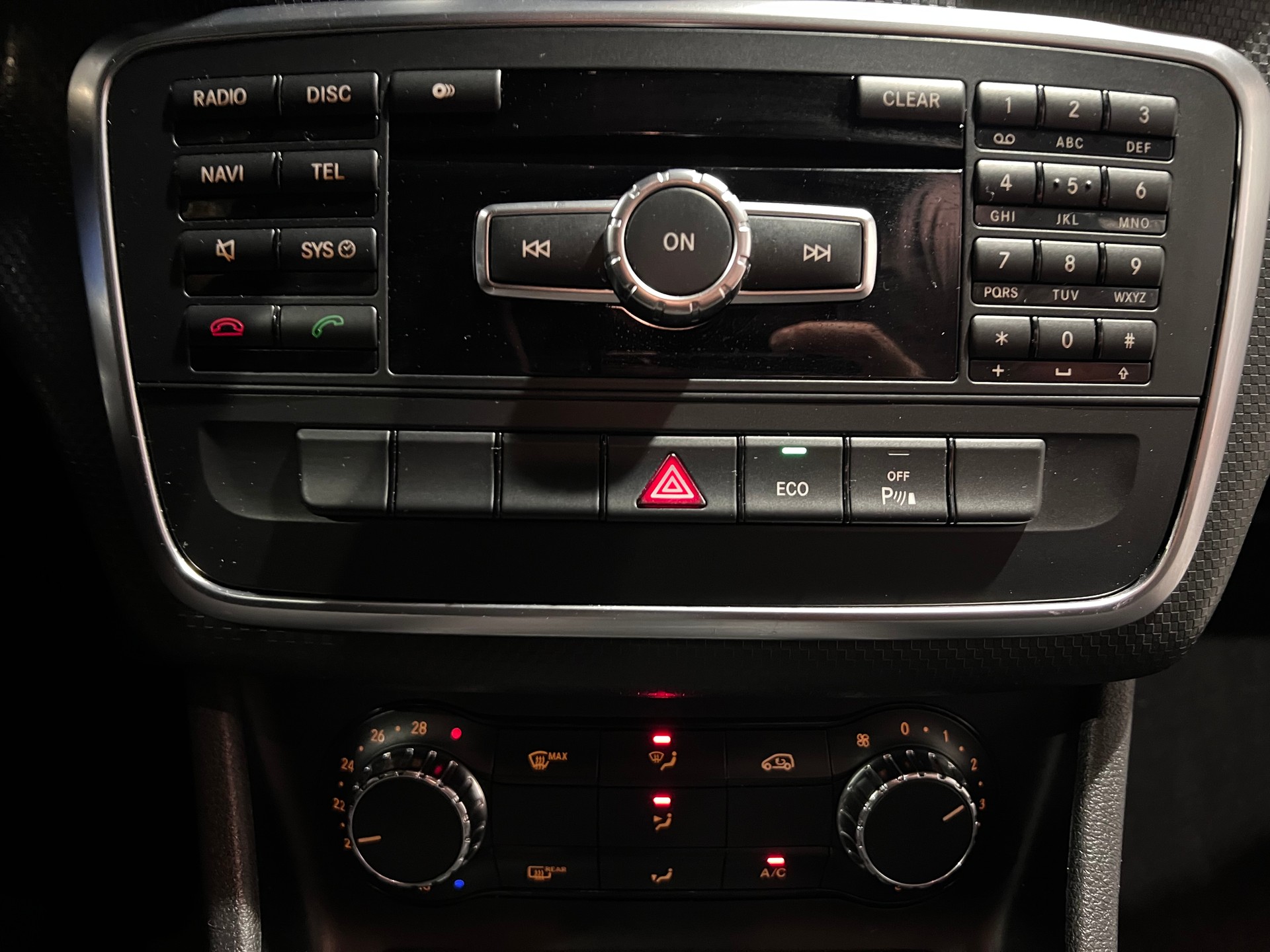 MERCEDES-BENZ A 180 Urban-image-16
